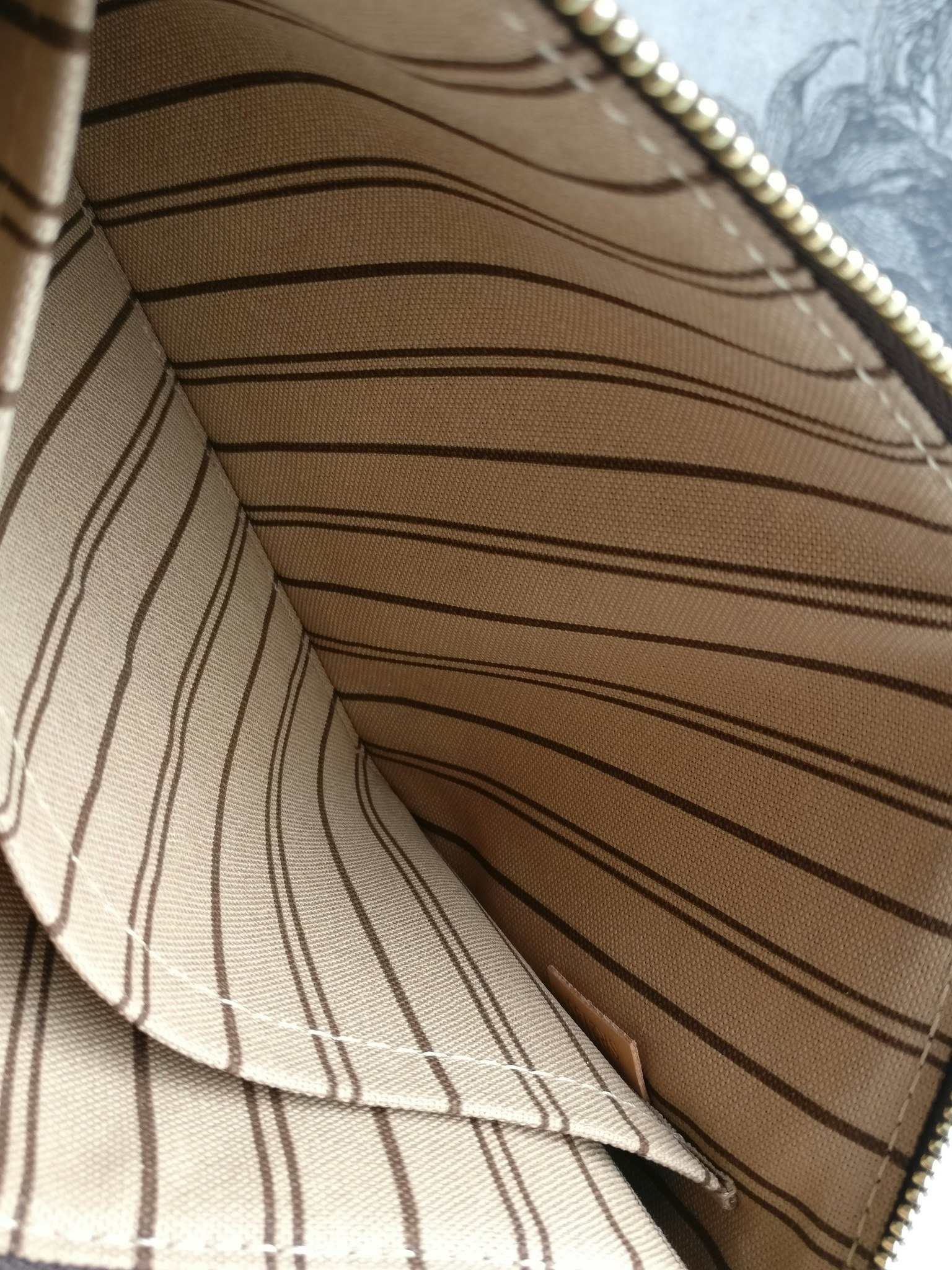 Louis Vuitton Neverfull MM pochette