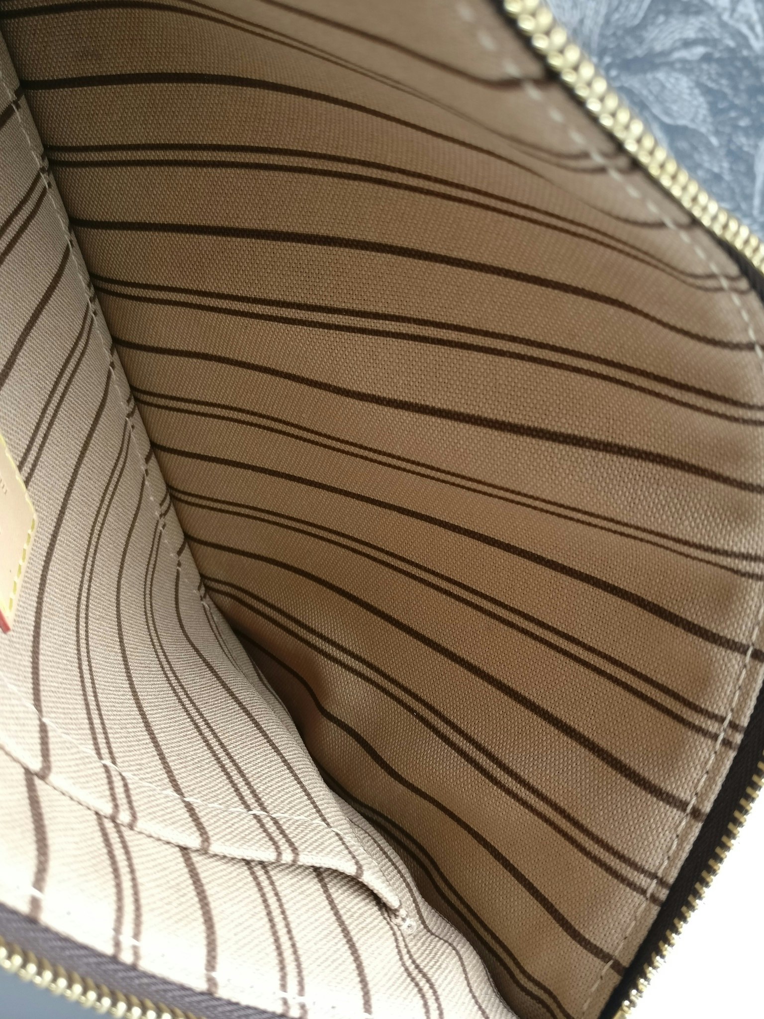Louis Vuitton Neverfull MM pochette