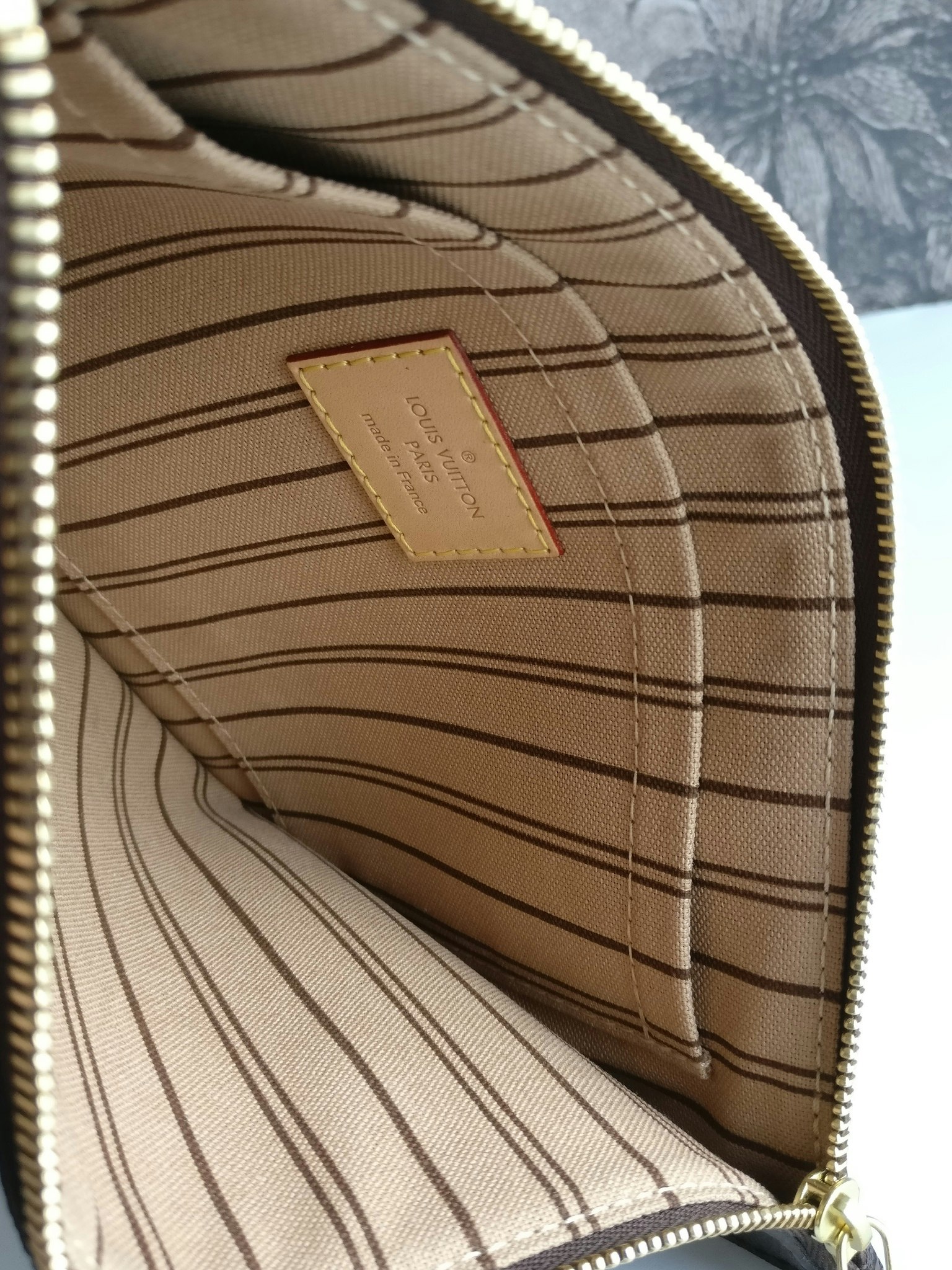 Louis Vuitton Neverfull MM pochette