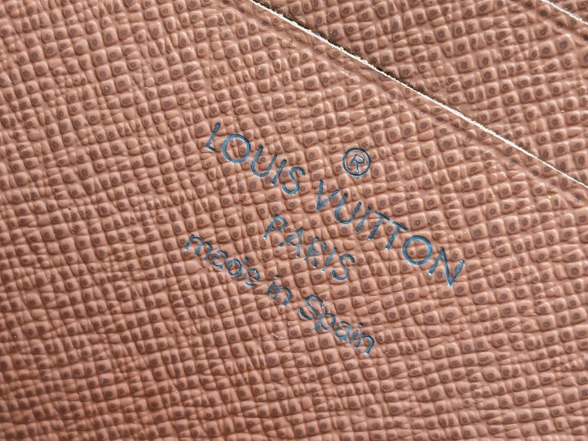 Louis Vuitton Compact Zippy Wallet