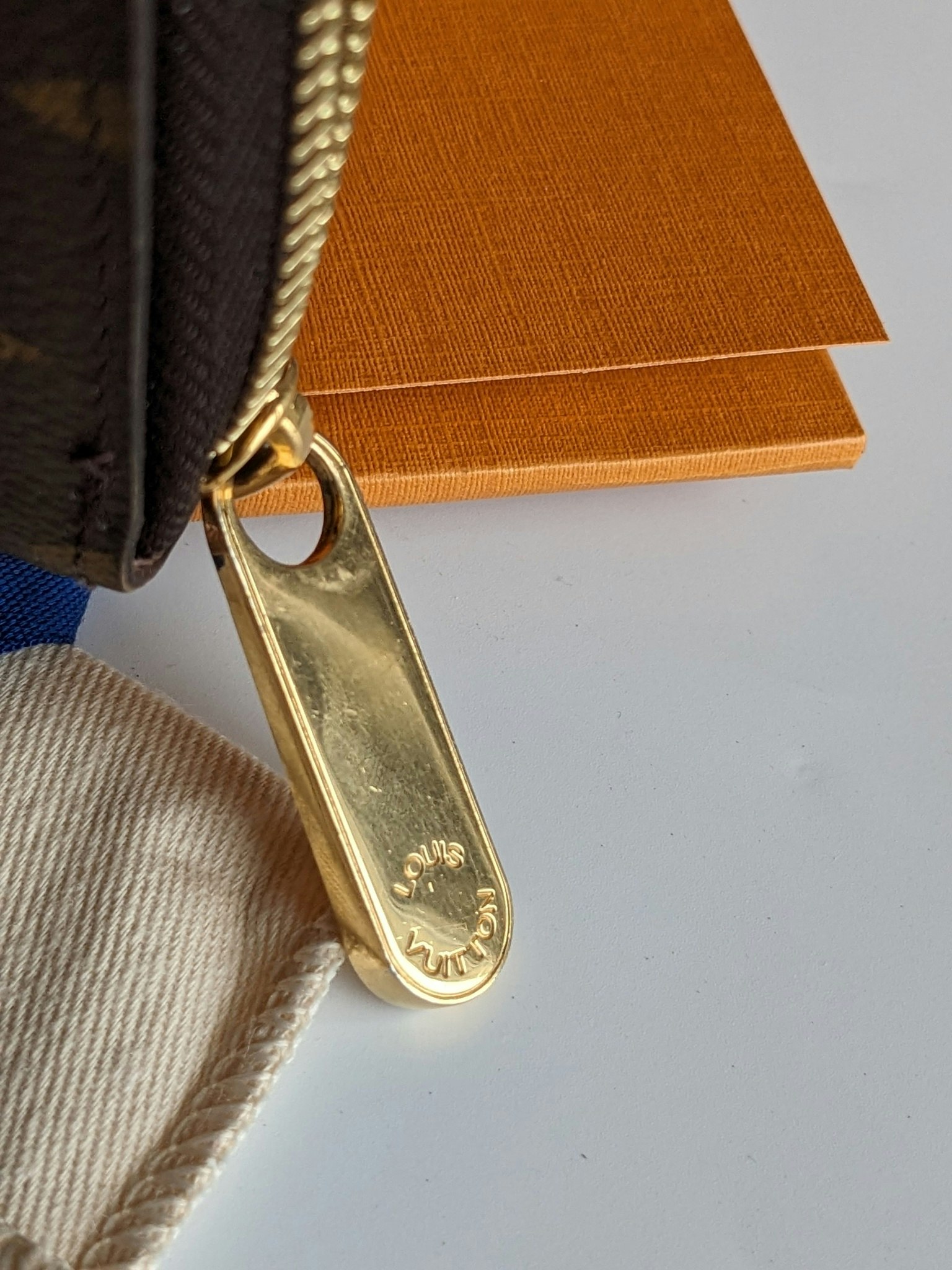 Louis Vuitton Zippy Wallet