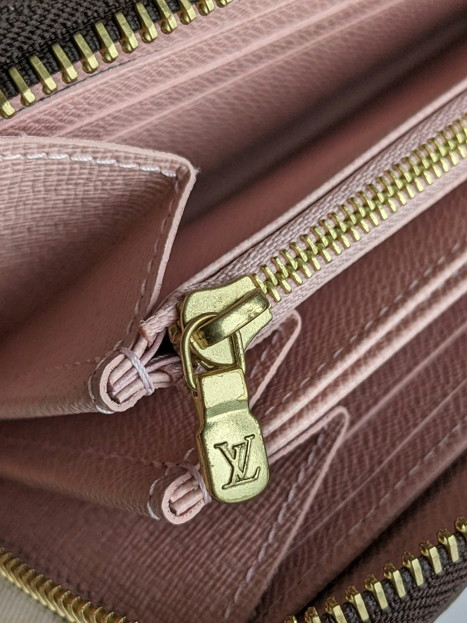 Louis Vuitton Zippy Wallet