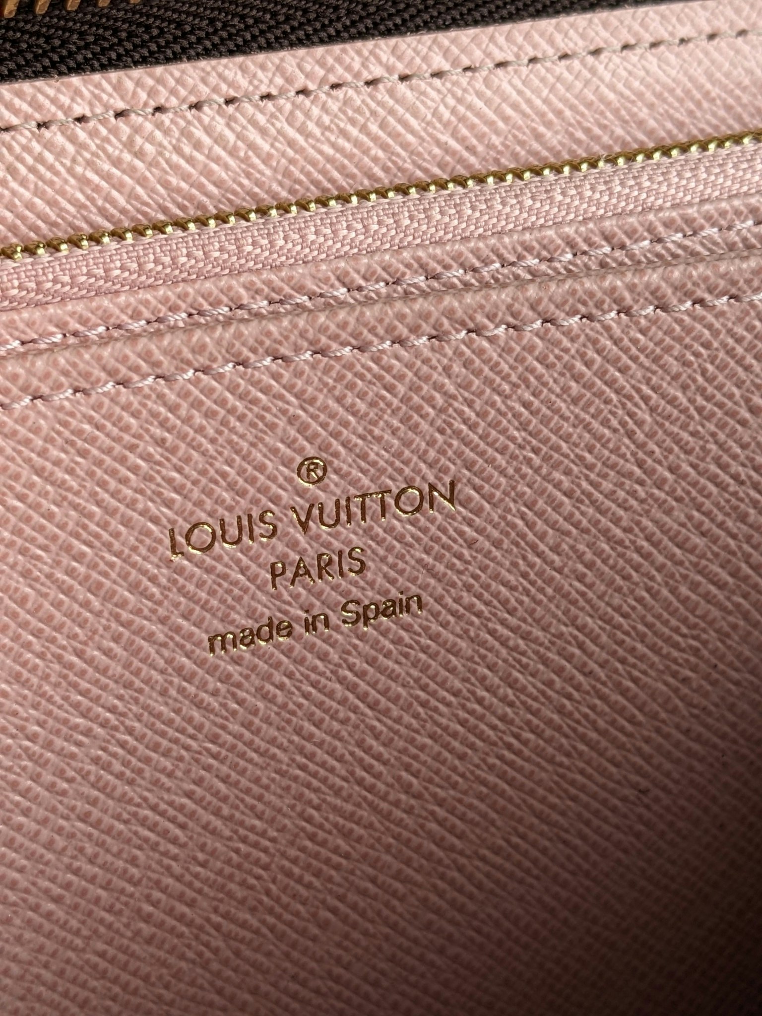 Louis Vuitton Zippy Wallet