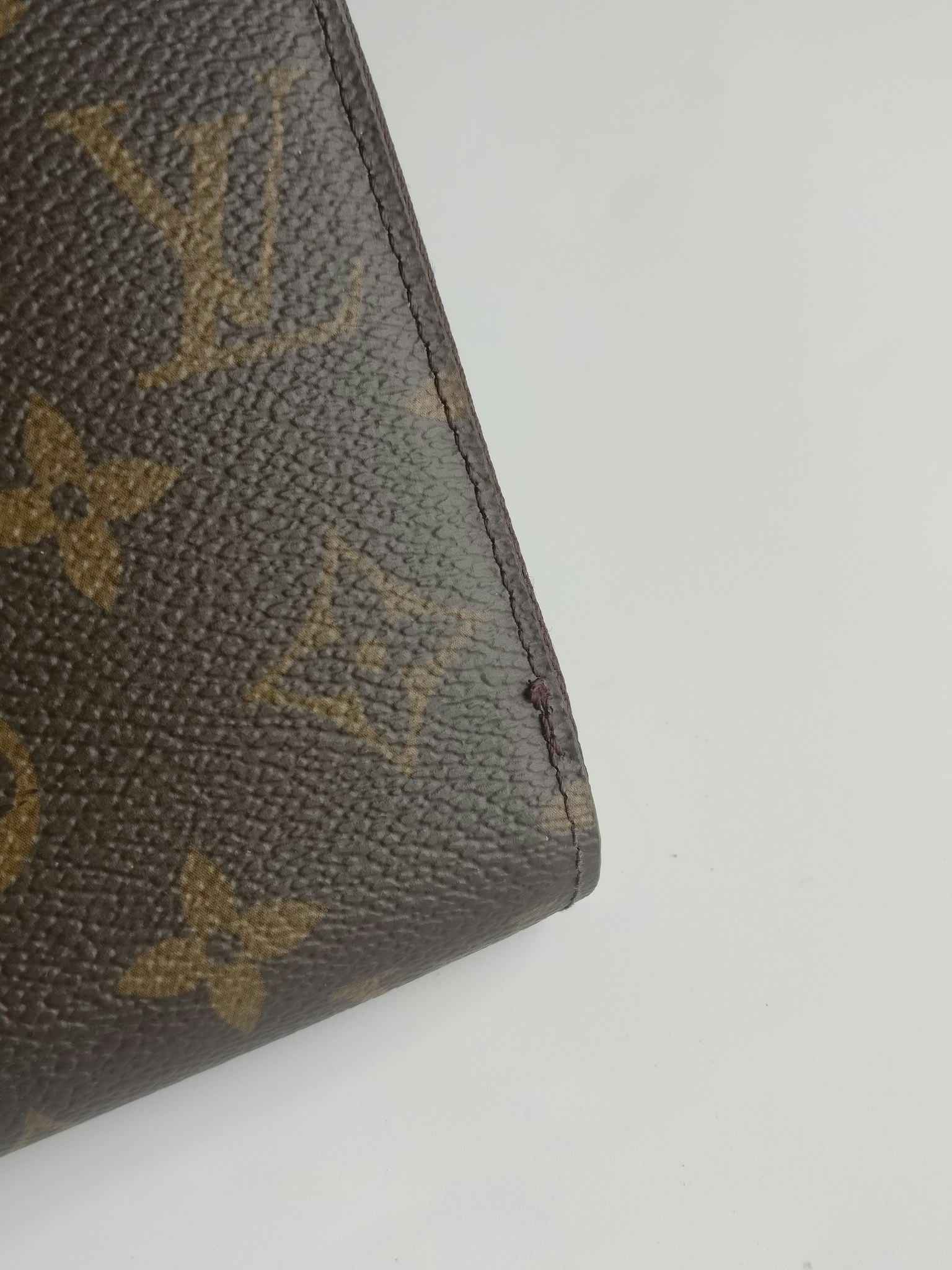 Louis Vuitton Zippy Wallet