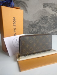 Louis Vuitton Zippy Wallet