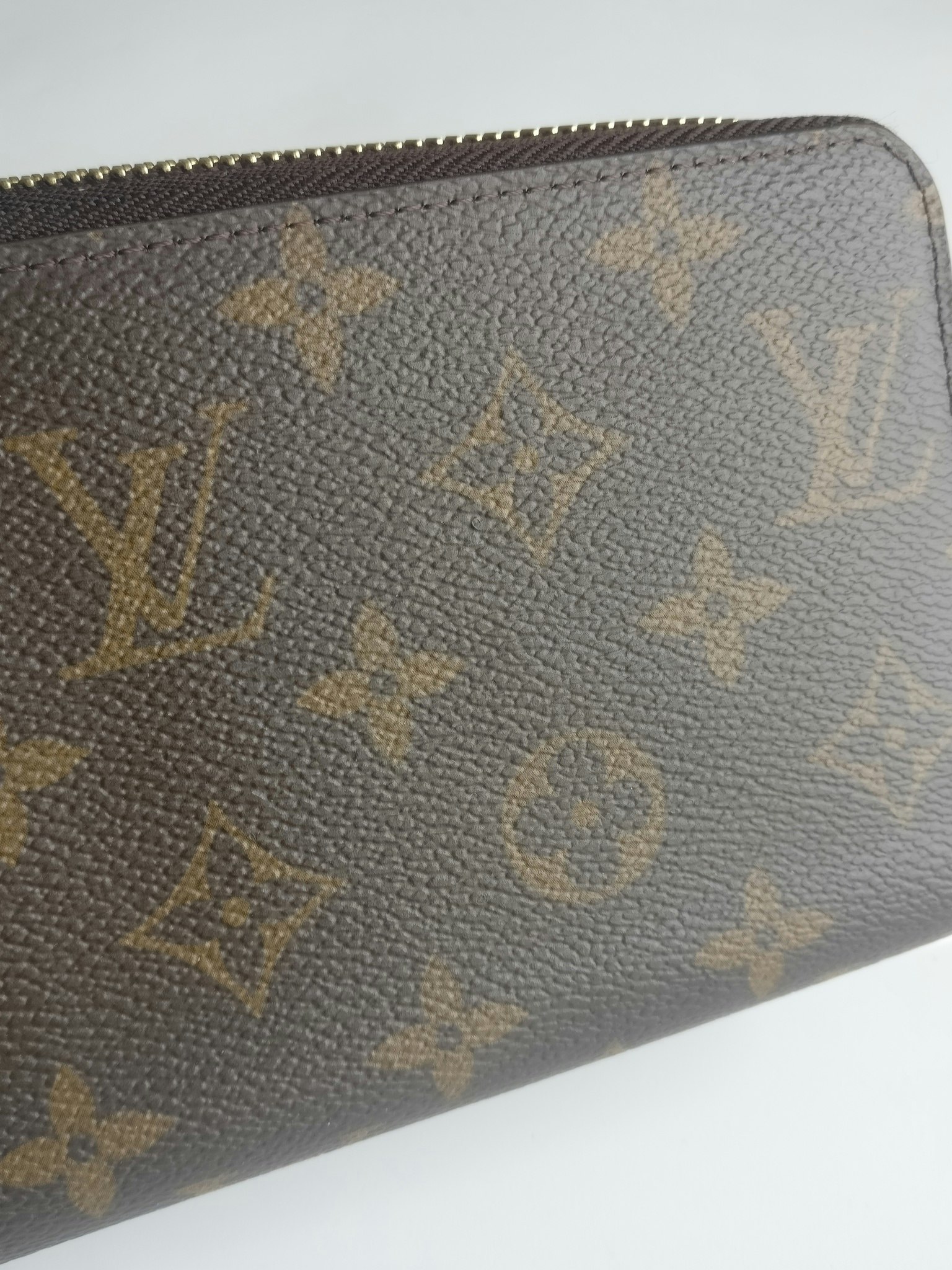 Louis Vuitton Zippy Wallet