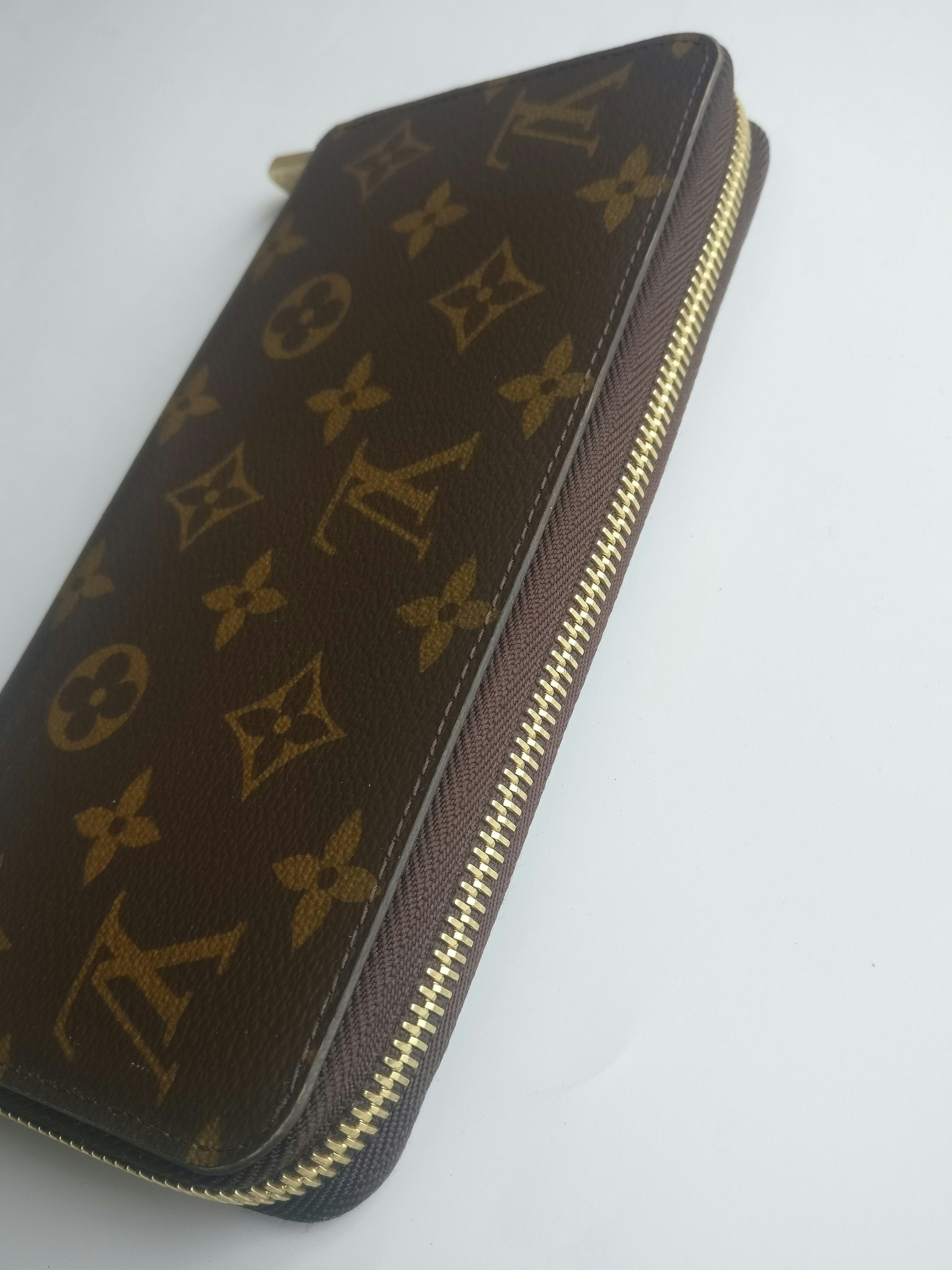 Louis Vuitton Zippy Wallet