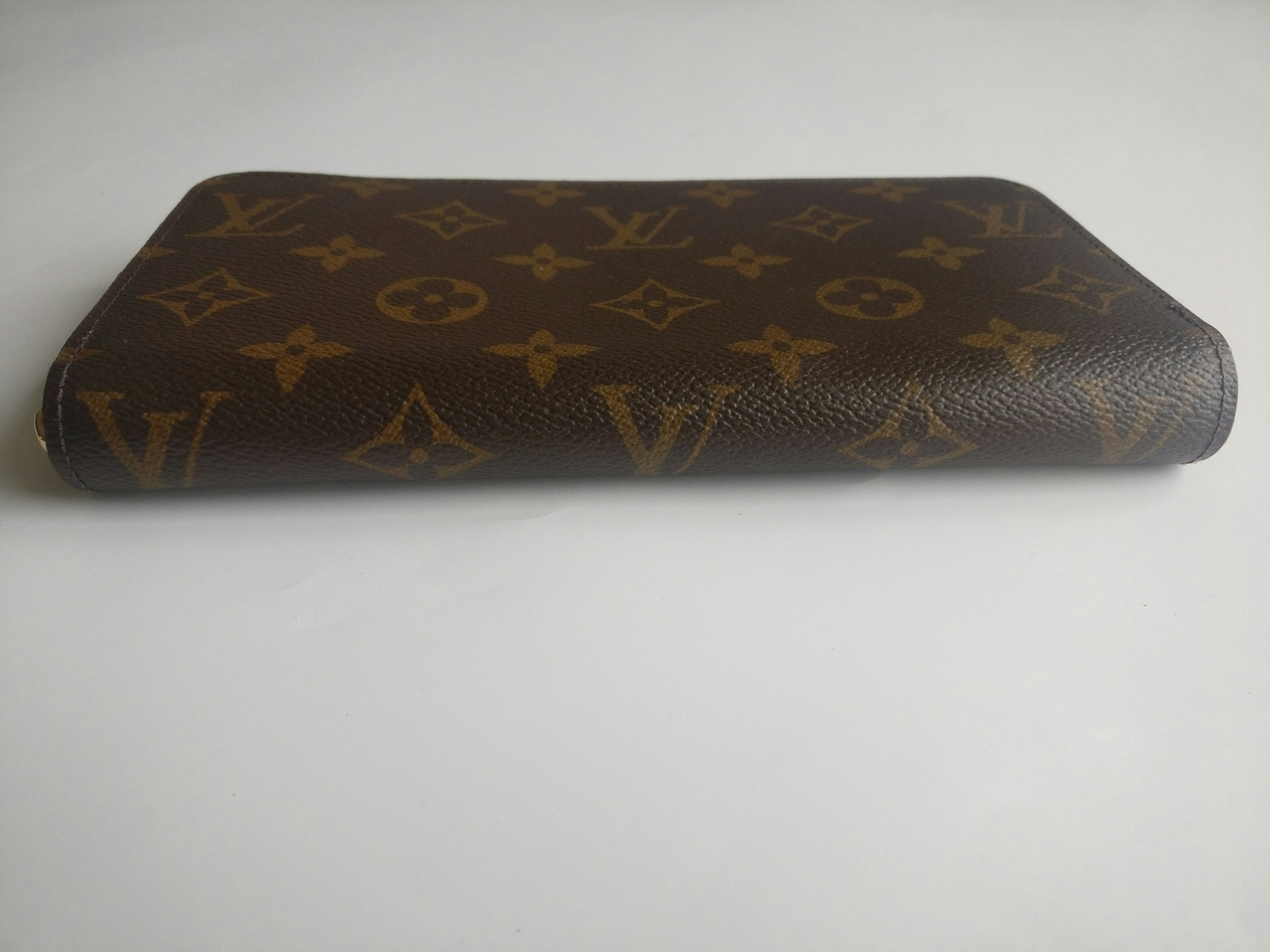 Louis Vuitton Zippy Wallet