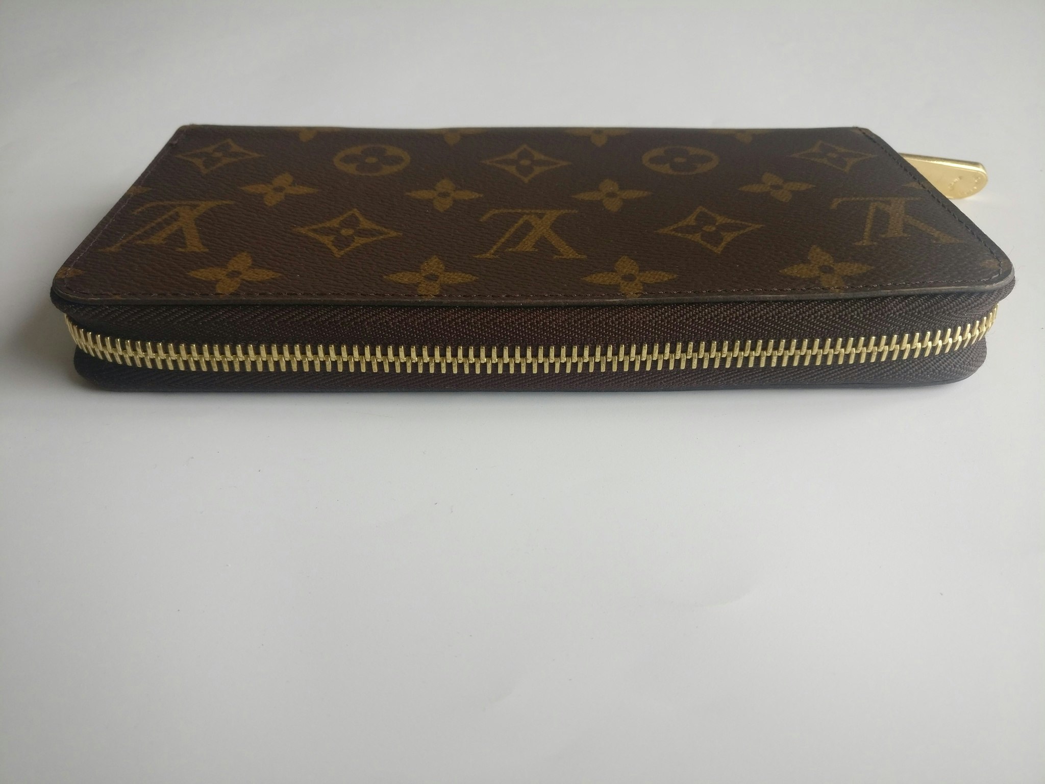 Louis Vuitton Zippy Wallet