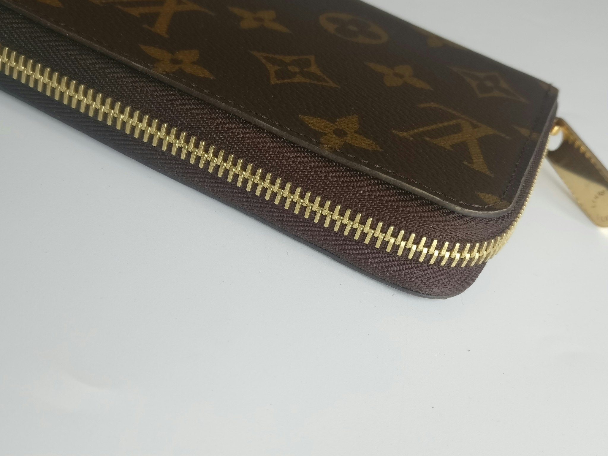 Louis Vuitton Zippy Wallet