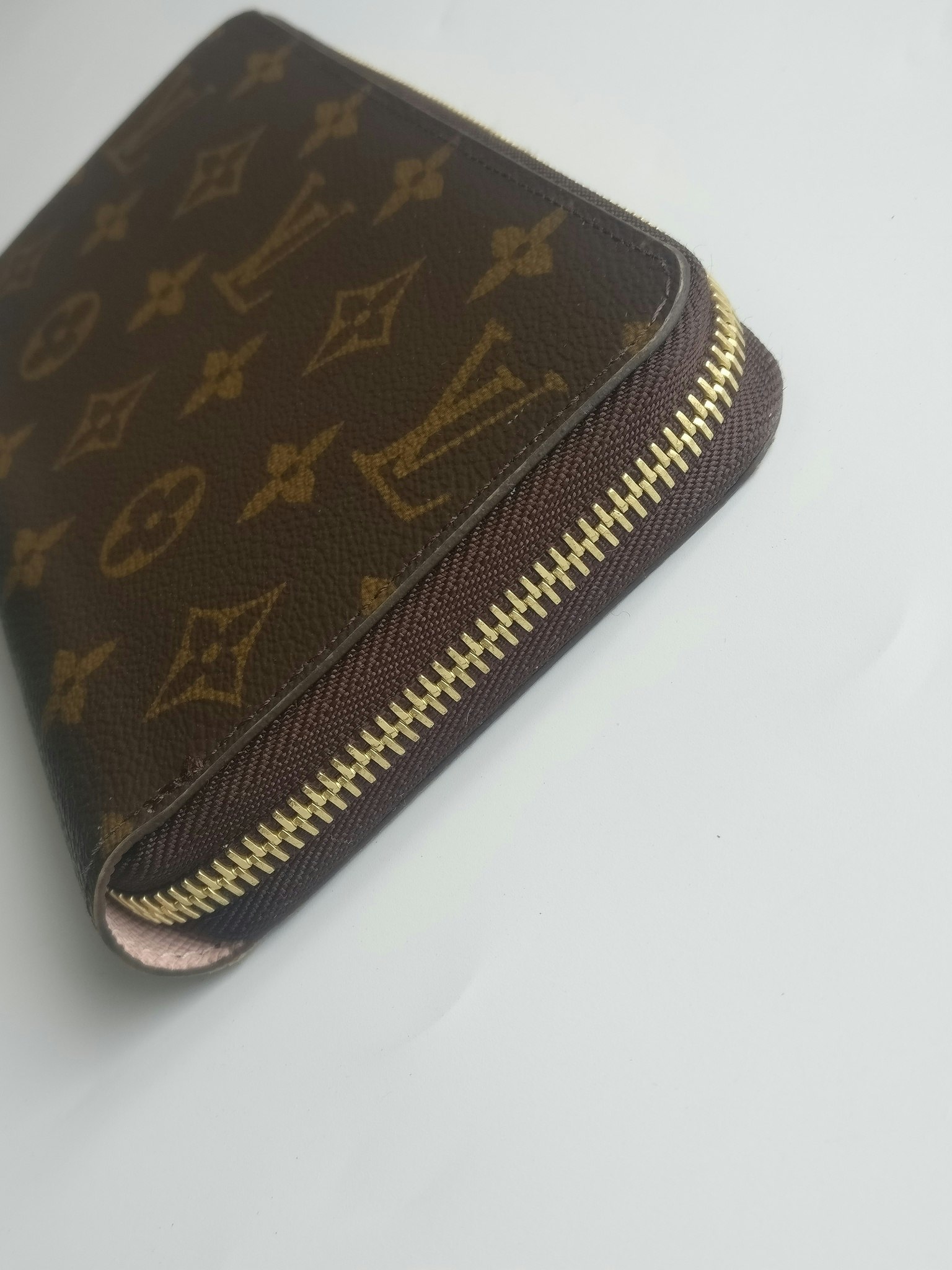Louis Vuitton Zippy Wallet