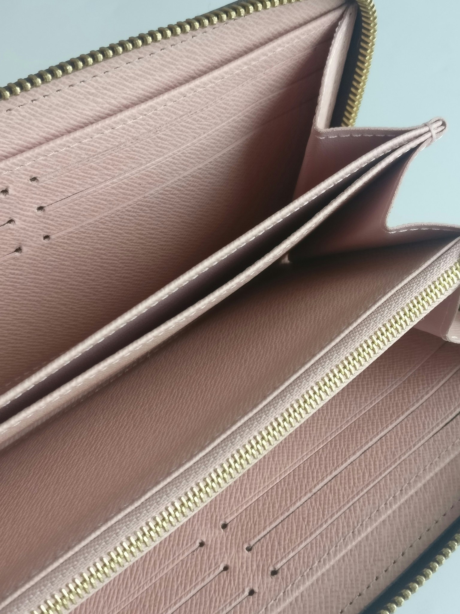 Louis Vuitton Zippy Wallet