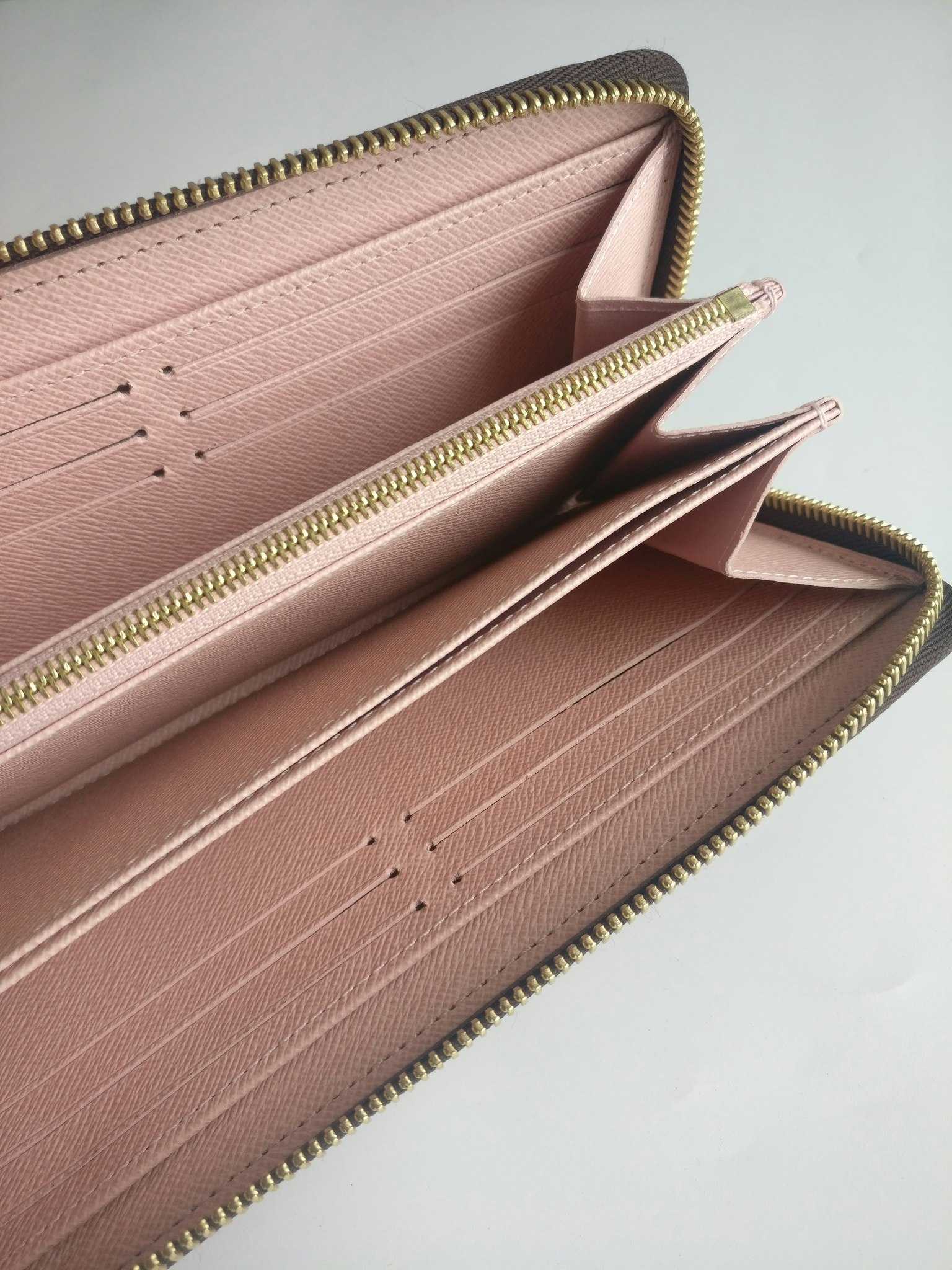 Louis Vuitton Zippy Wallet