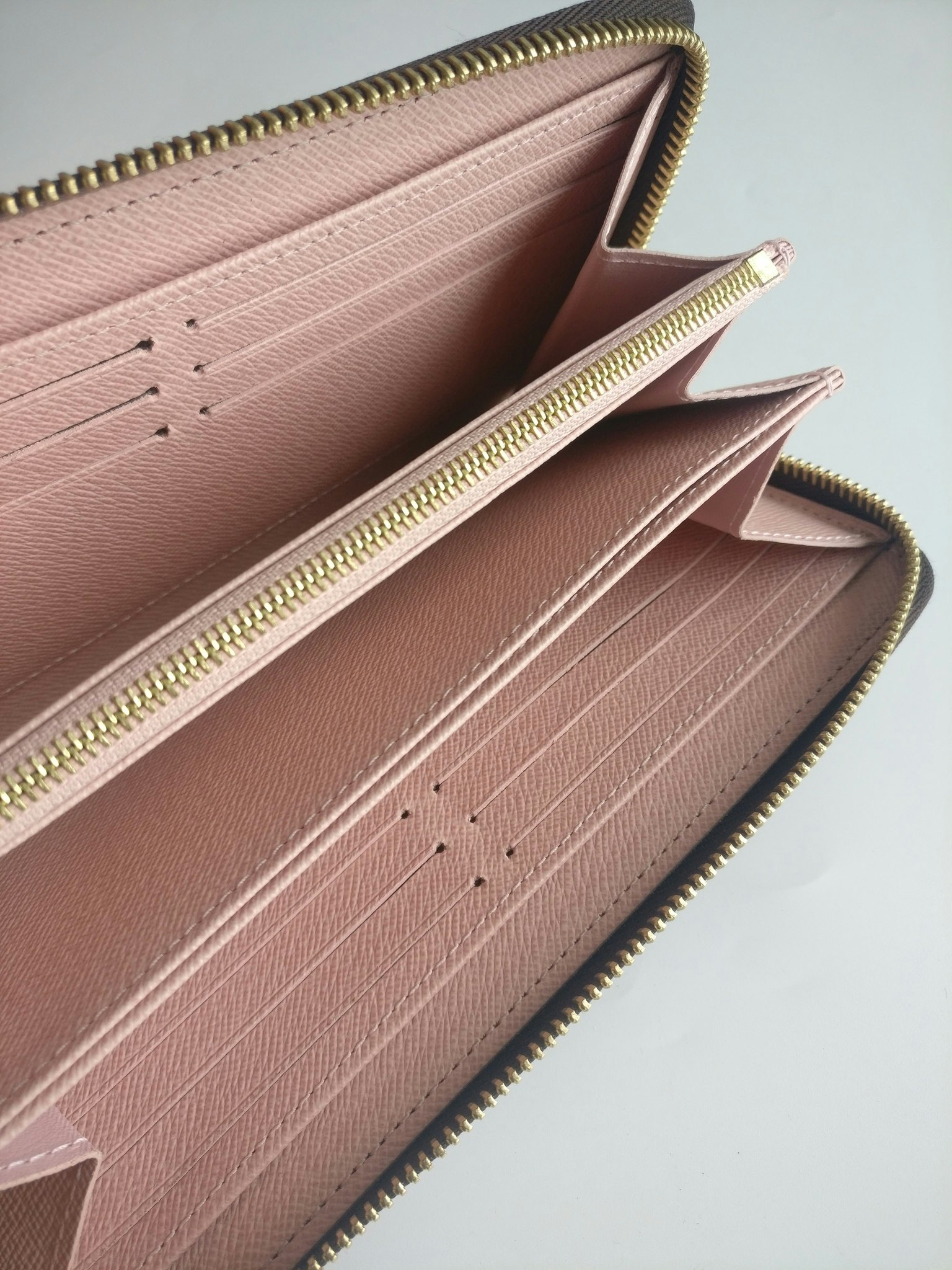 Louis Vuitton Zippy Wallet