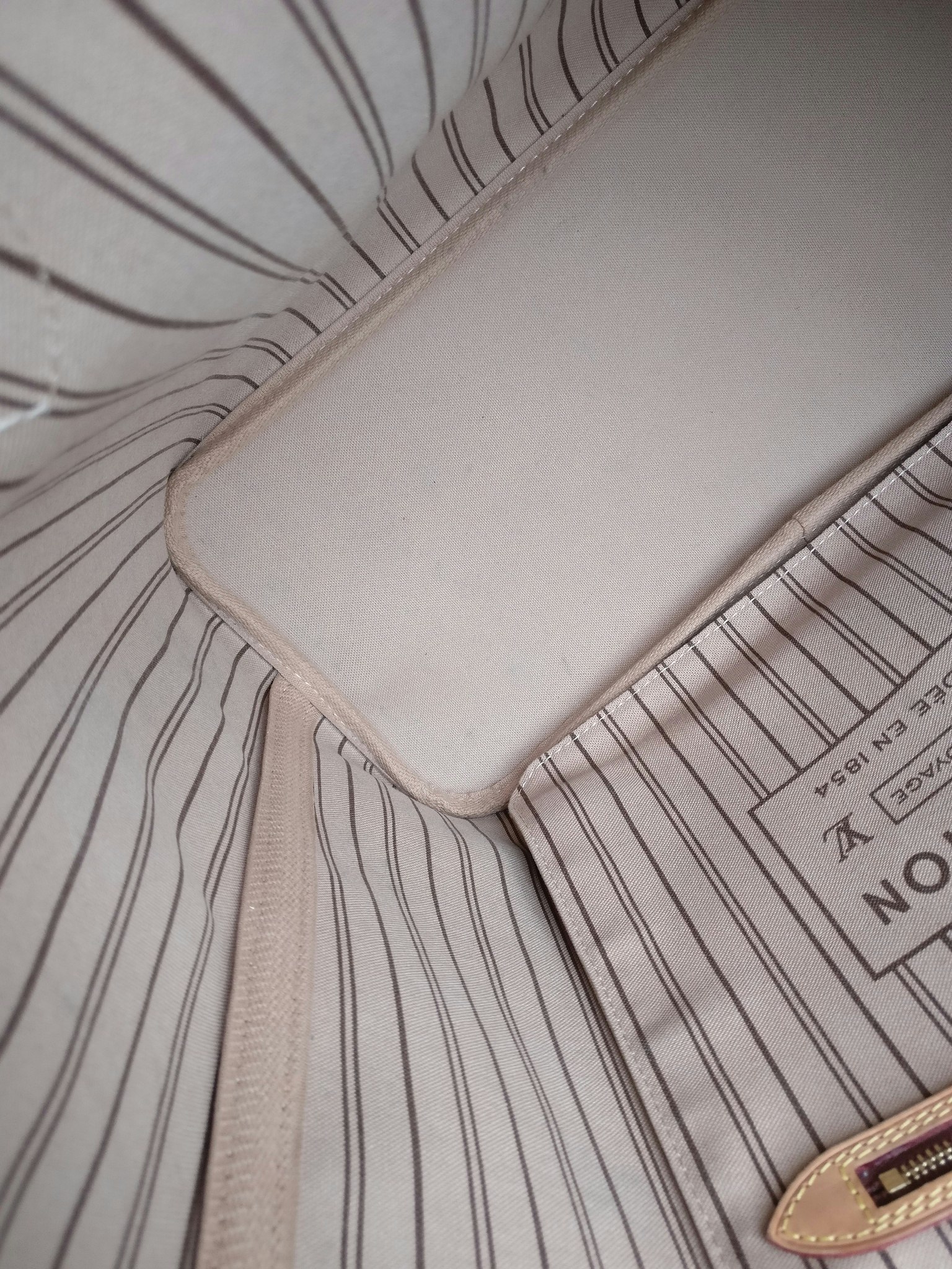 Louis Vuitton Neverfull MM