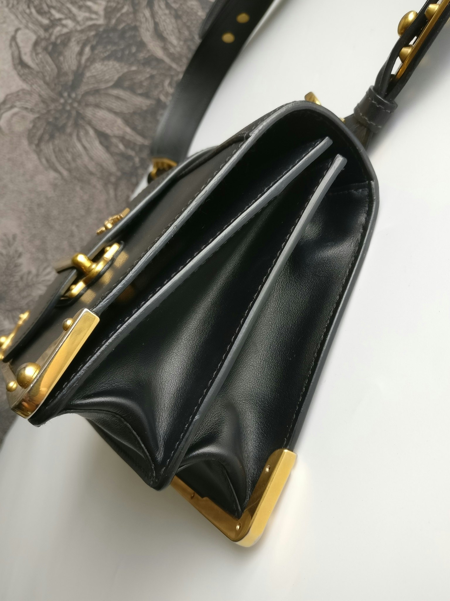 Prada Cahier