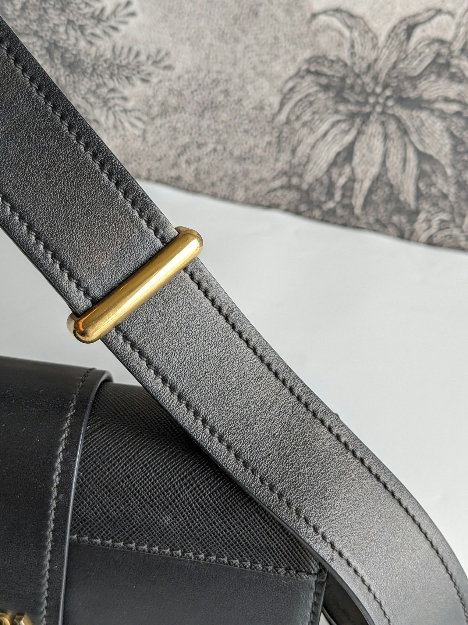 Prada Cahier