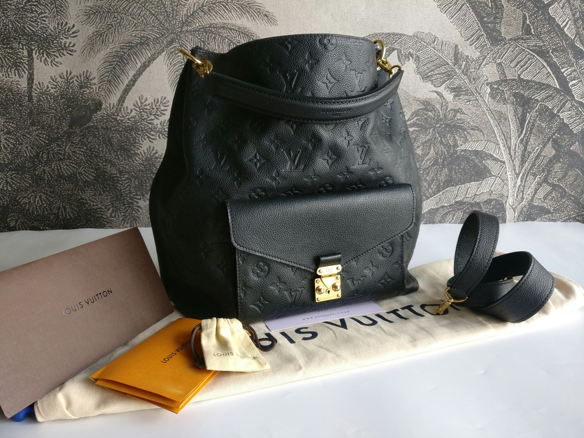 Louis Vuitton Metis Hobo