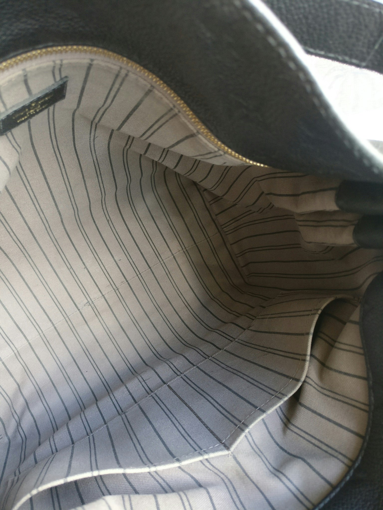 Louis Vuitton Metis Hobo