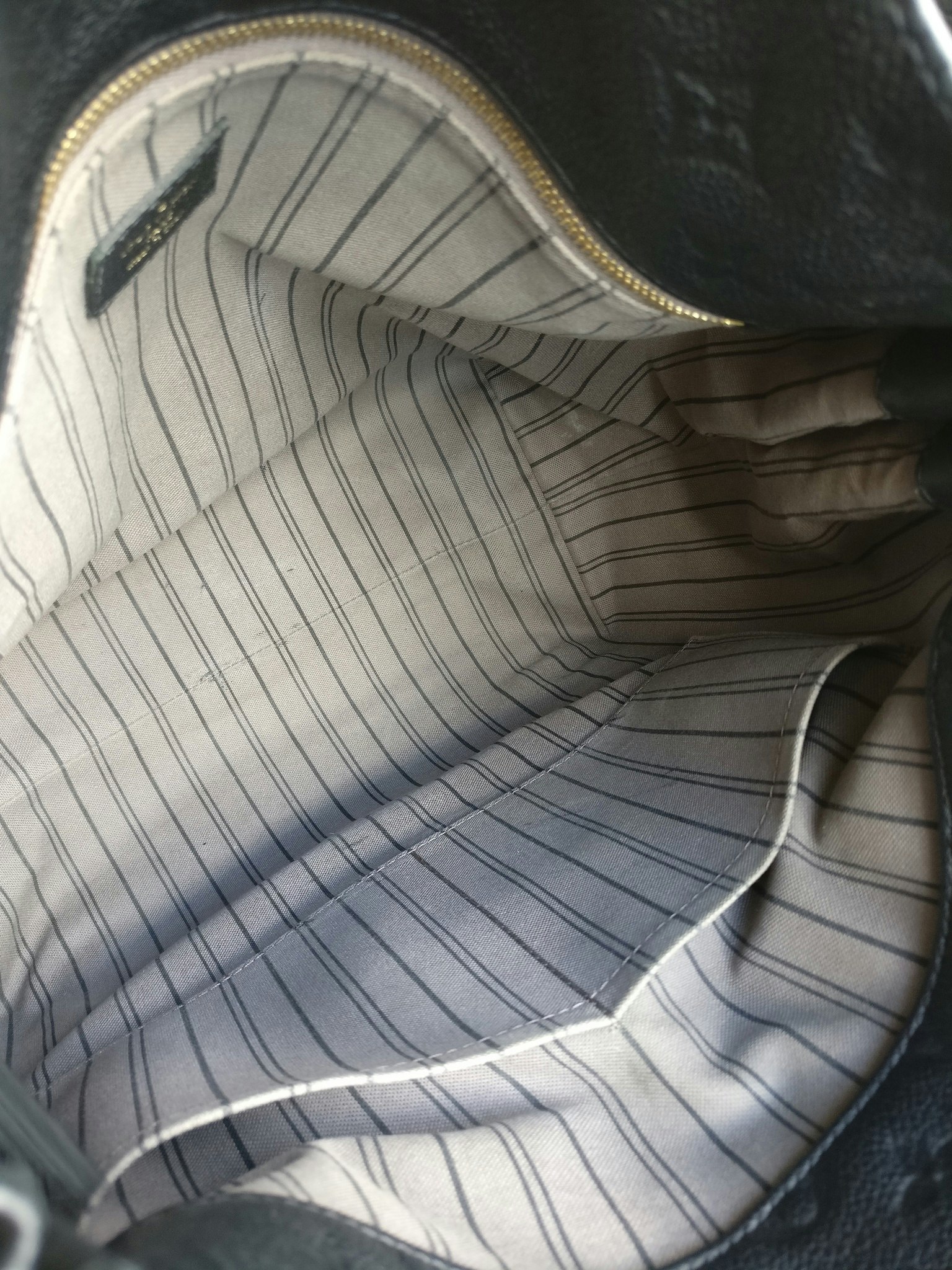 Louis Vuitton Metis Hobo