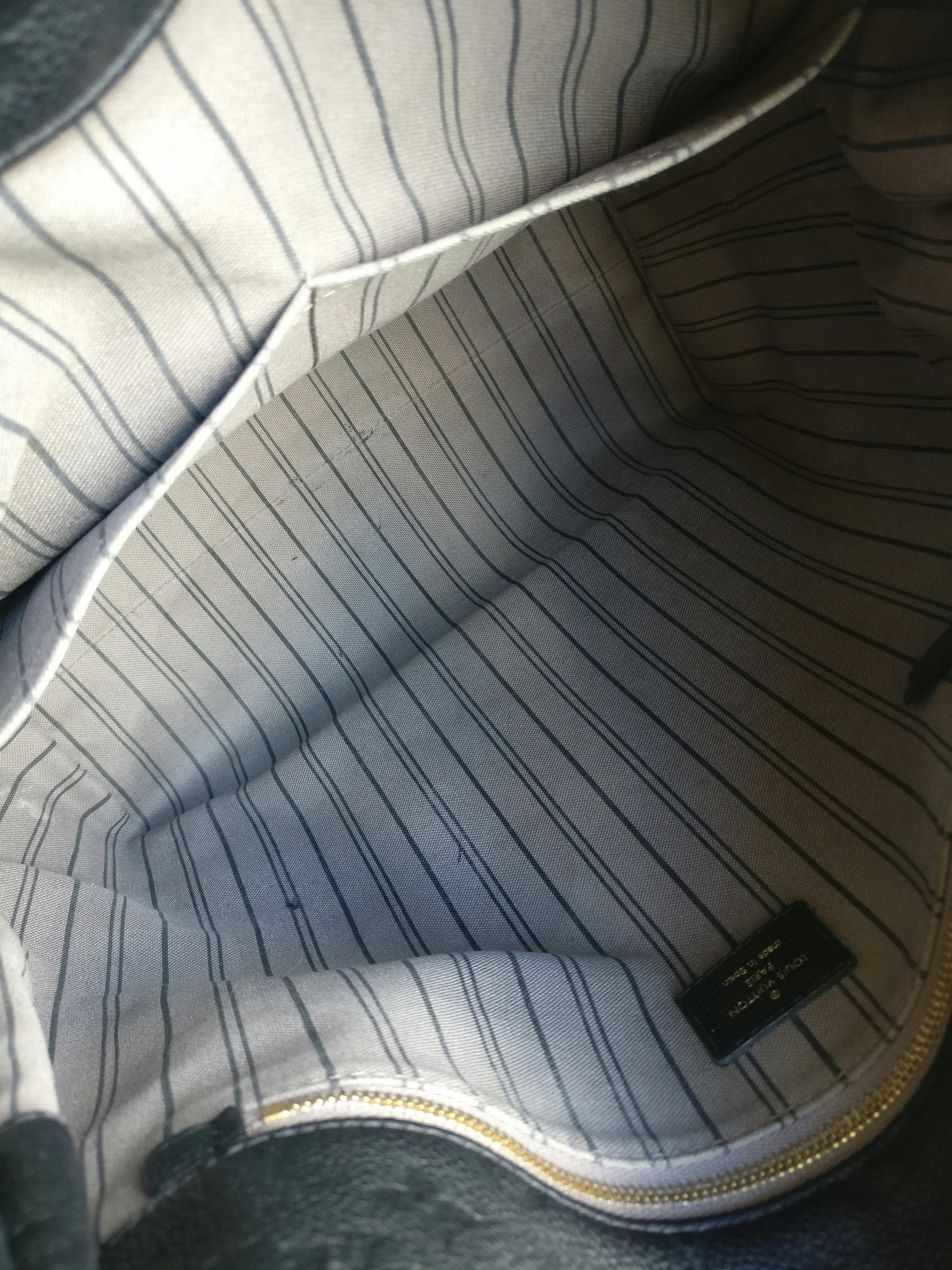 Louis Vuitton Metis Hobo