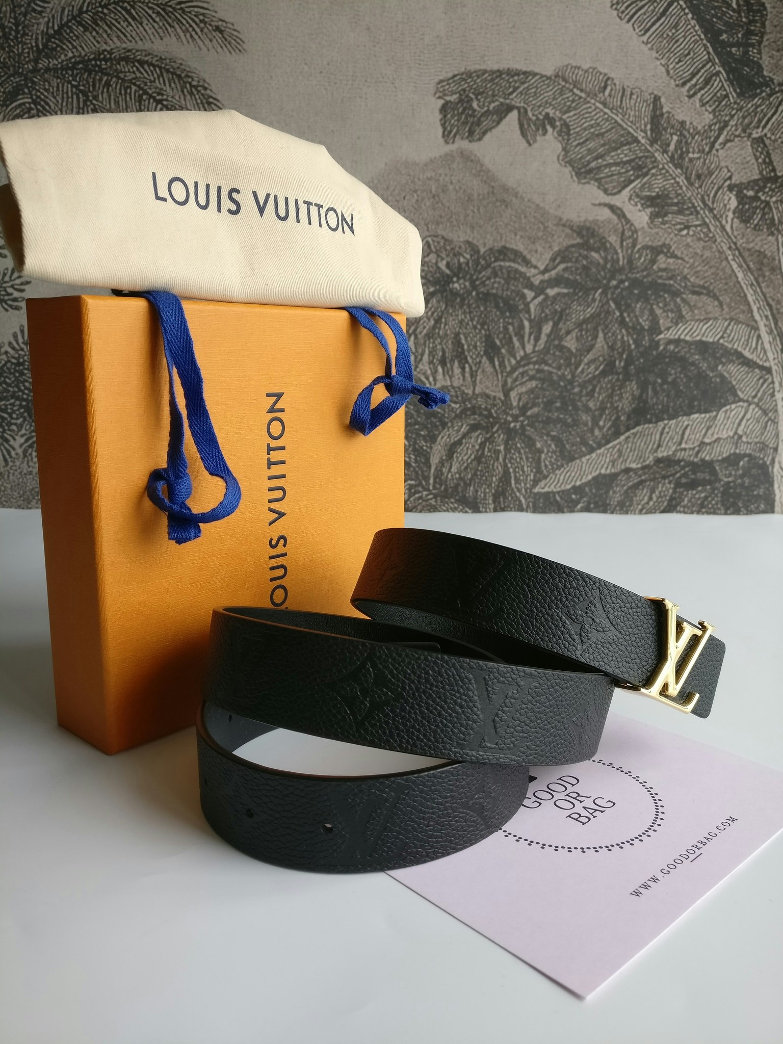 Louis Vuitton LV Iconic 30mm Reversible belt empreinte