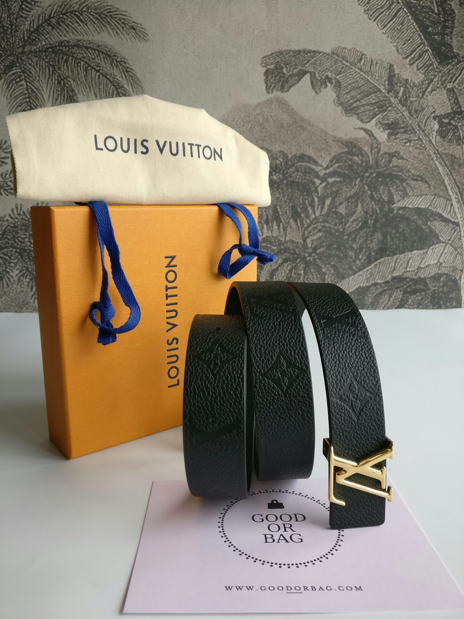 Louis Vuitton LV Iconic 30mm Reversible belt empreinte