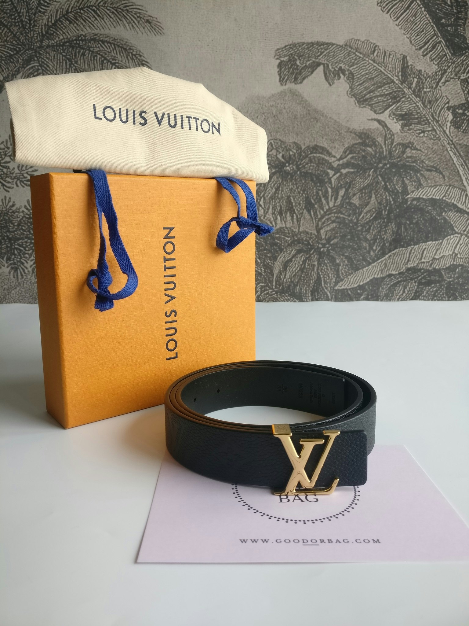 Louis Vuitton LV Iconic 30mm Reversible belt empreinte