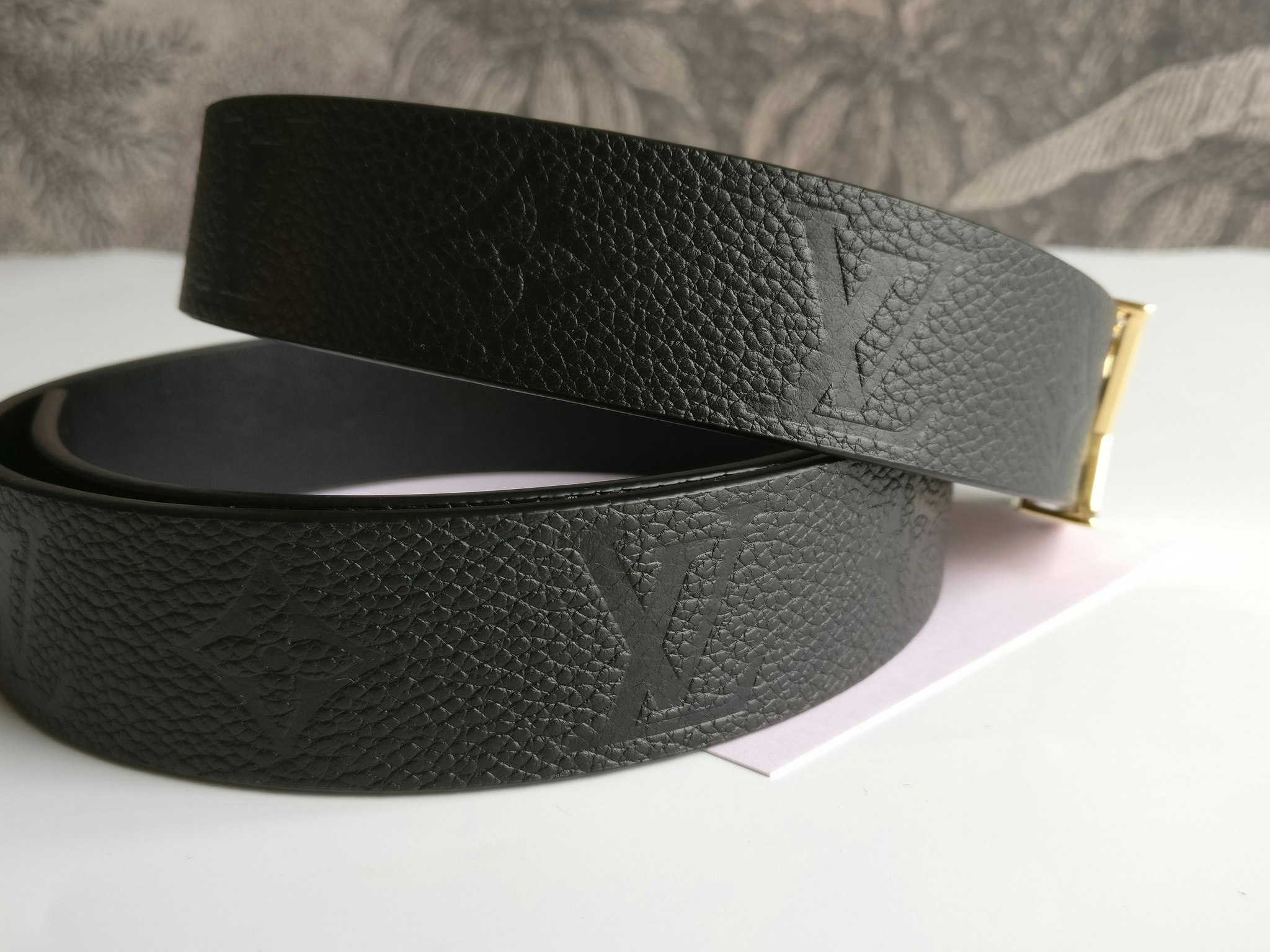 Louis Vuitton LV Iconic 30mm Reversible belt empreinte