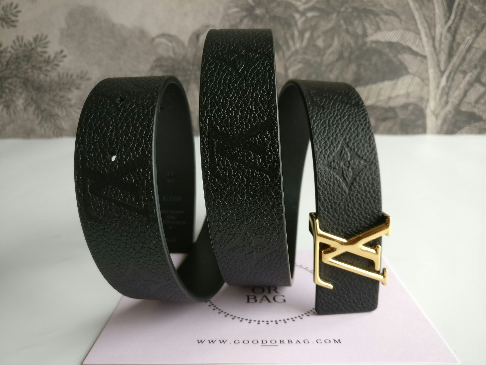 Louis Vuitton LV Iconic 30mm Reversible belt empreinte