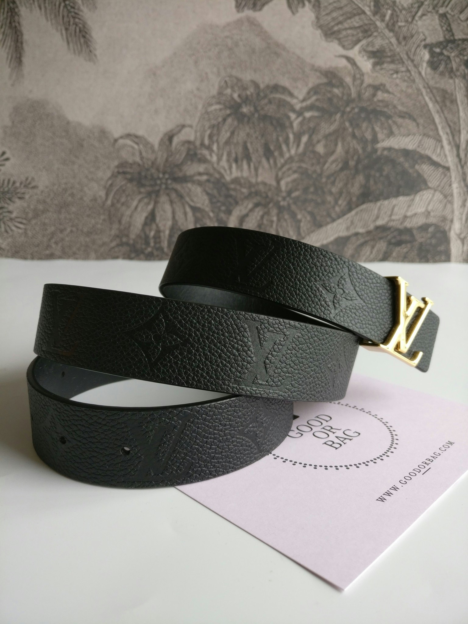 Louis Vuitton LV Iconic 30mm Reversible belt empreinte