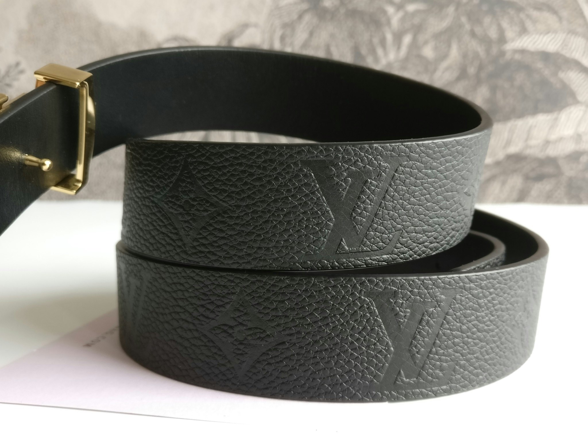 Louis Vuitton LV Iconic 30mm Reversible belt empreinte