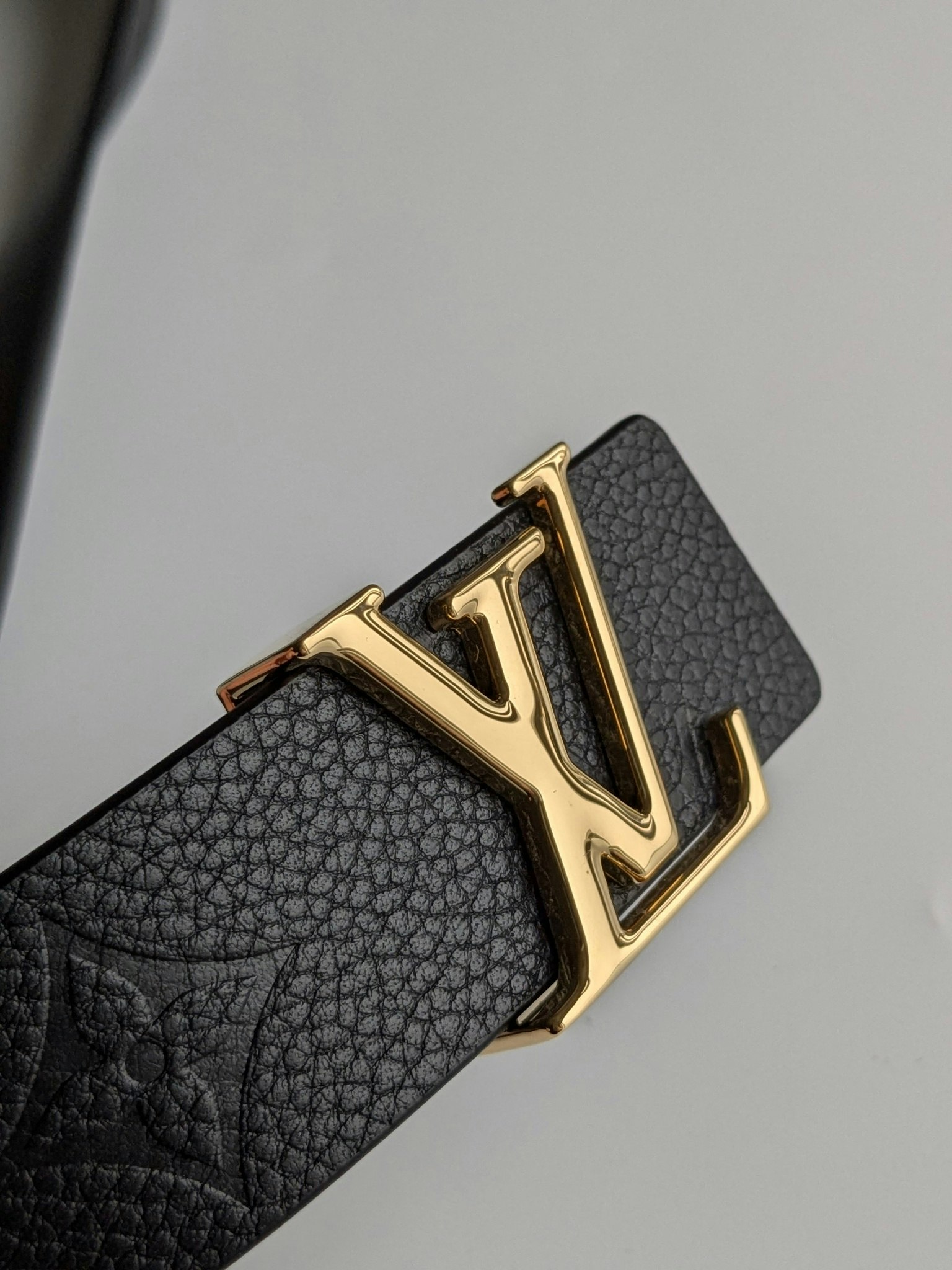 Louis Vuitton LV Iconic 30mm Reversible belt empreinte