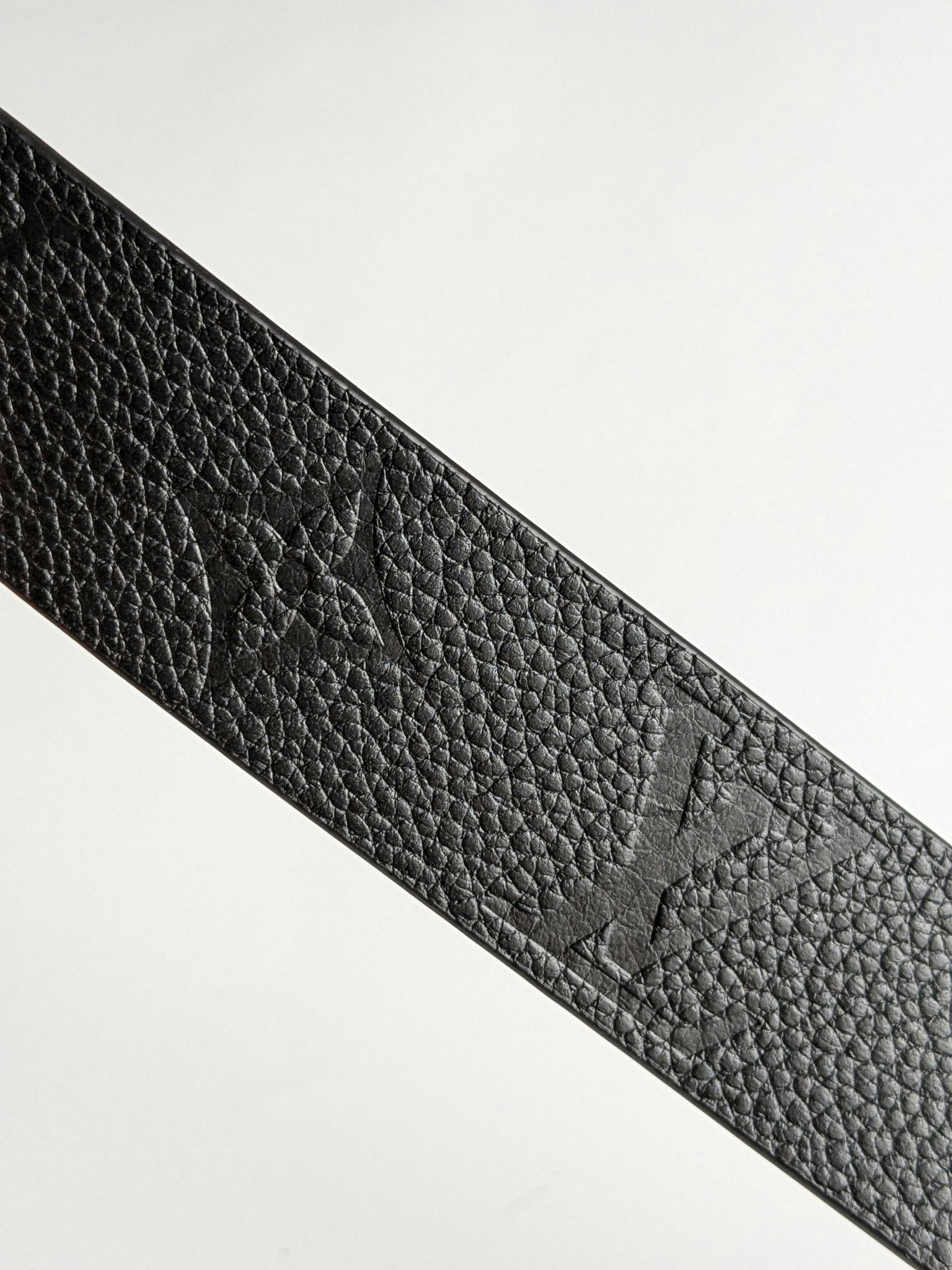 Louis Vuitton LV Iconic 30mm Reversible belt empreinte