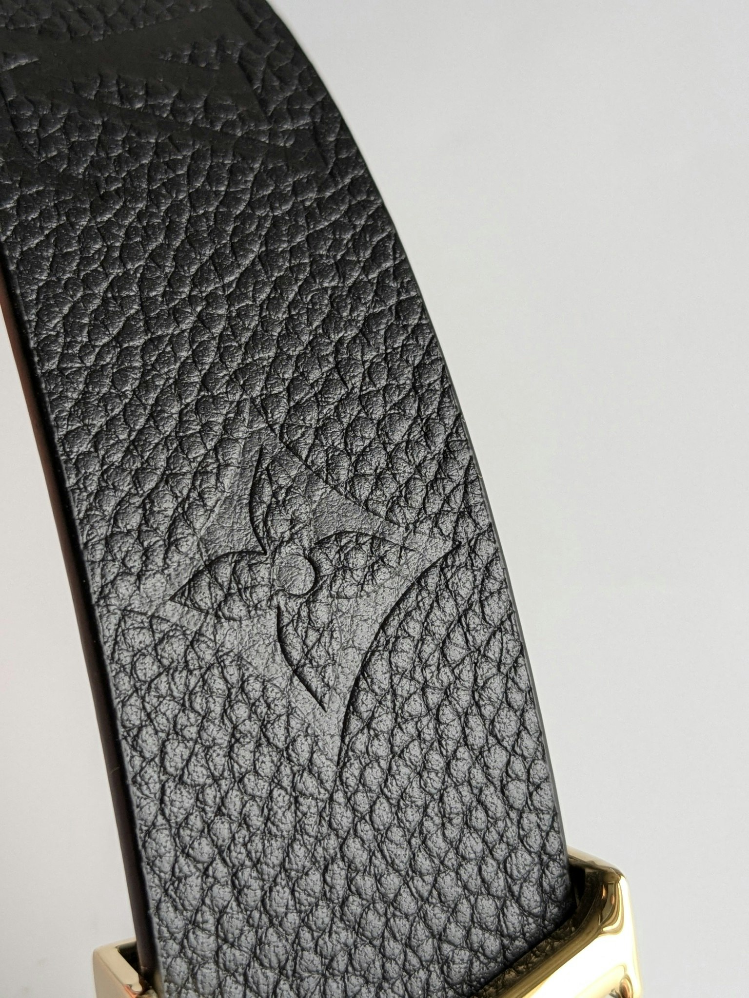 Louis Vuitton LV Iconic 30mm Reversible belt empreinte