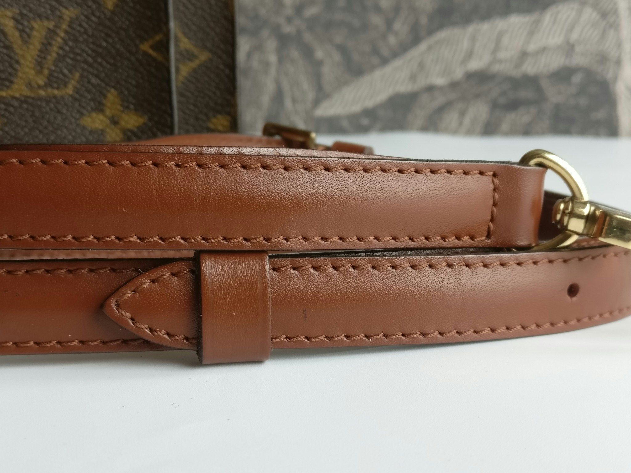Louis Vuitton Monceau 28
