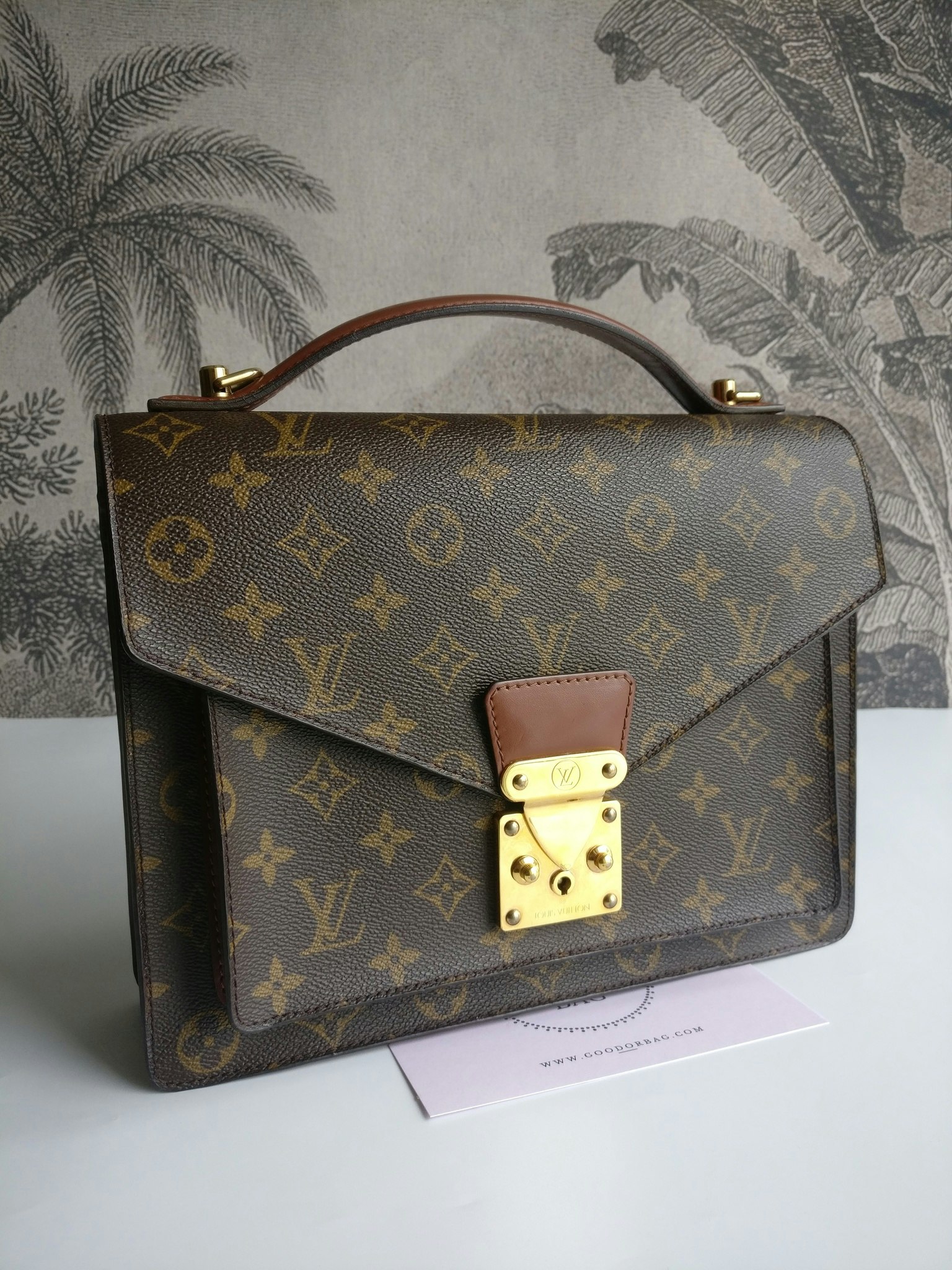 Louis Vuitton Monceau 28