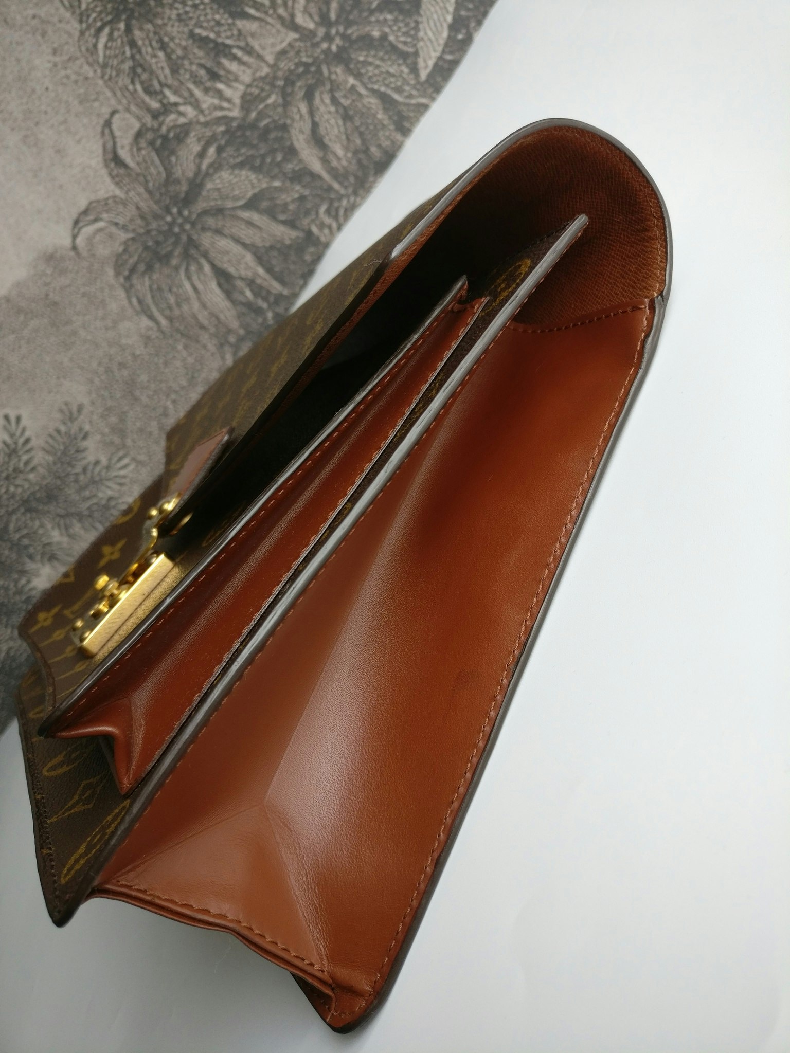 Louis Vuitton Monceau 28