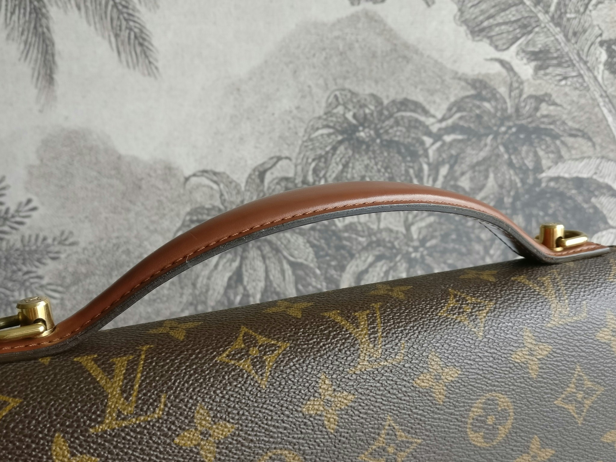 Louis Vuitton Monceau 28