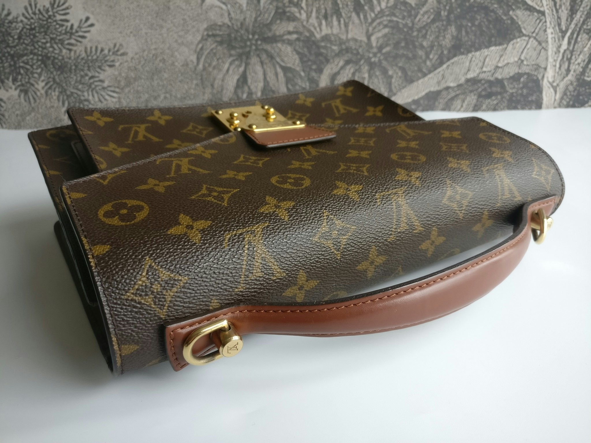 Louis Vuitton Monceau 28