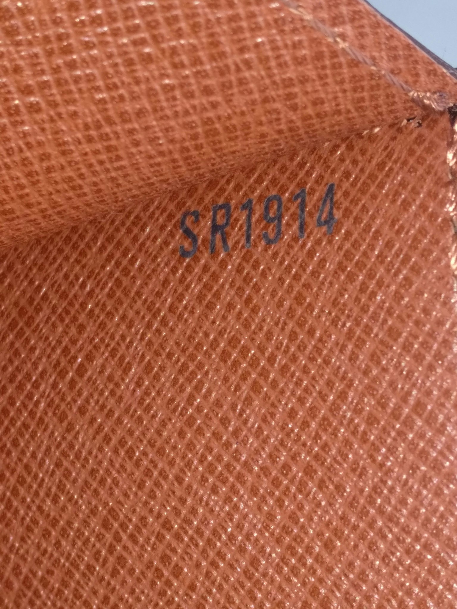 Louis Vuitton Monceau 28