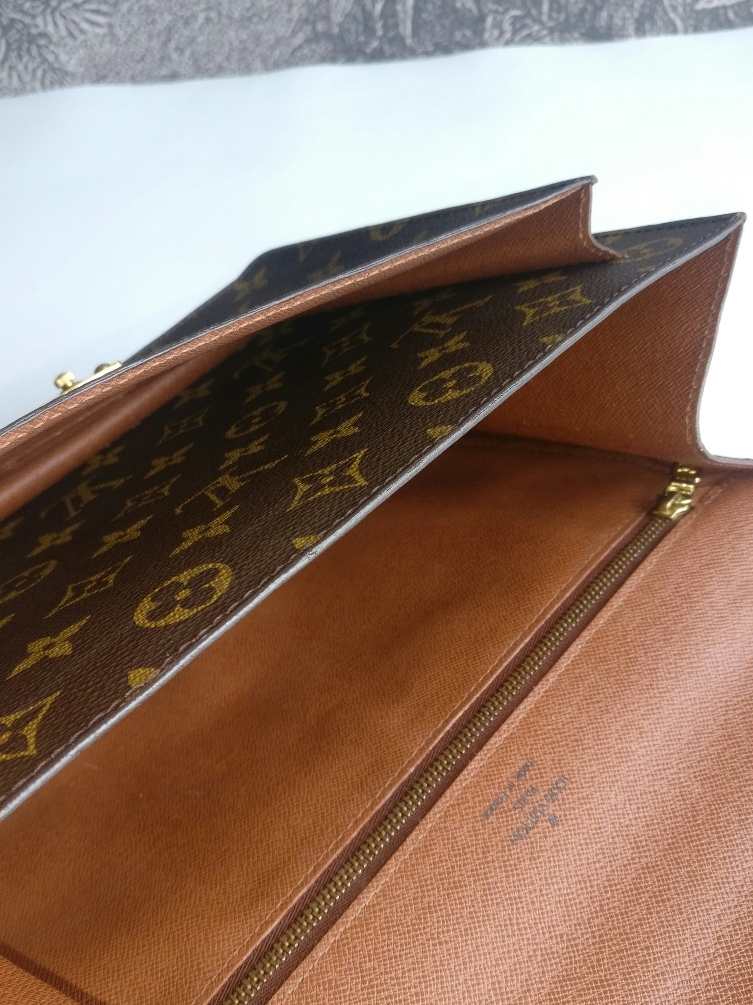 Louis Vuitton Monceau 28