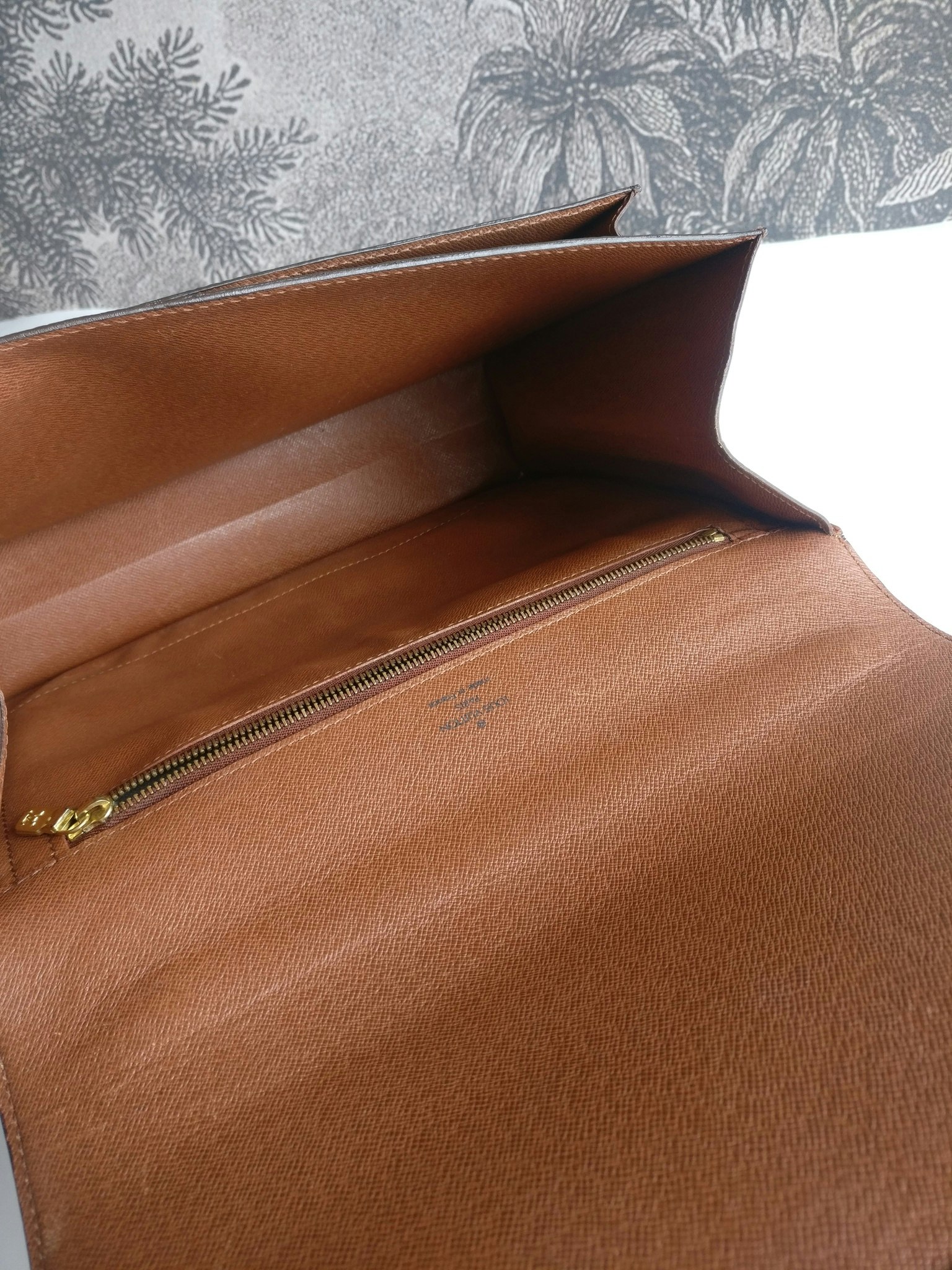 Louis Vuitton Monceau 28