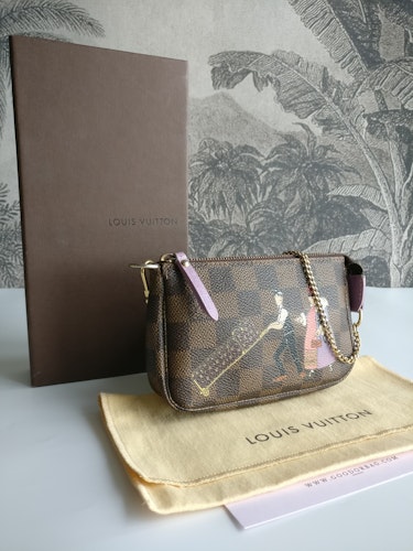 Louis Vuitton Illustre Mini Pochette Bellboy