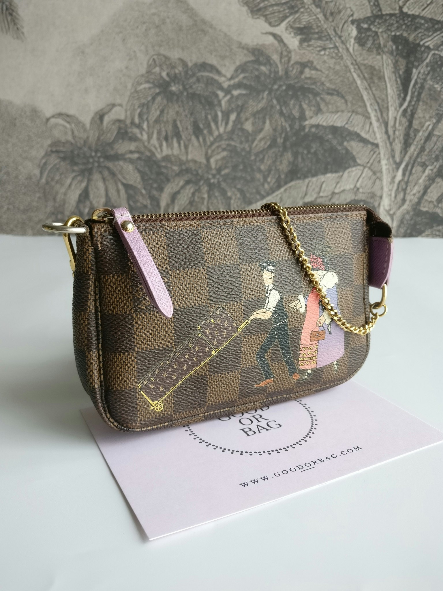 Louis Vuitton Illustre Mini Pochette Bellboy