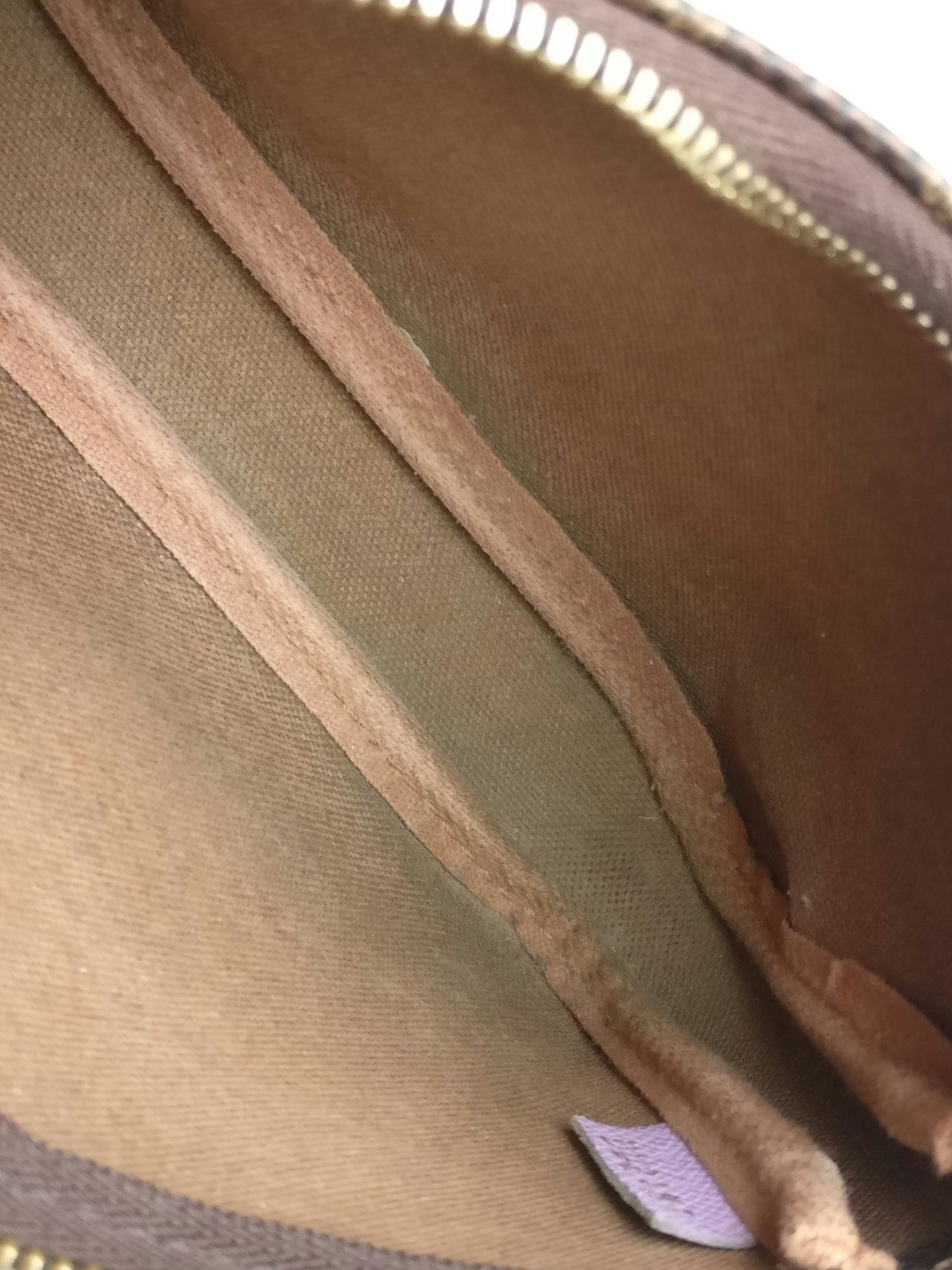 Louis Vuitton Illustre Mini Pochette Bellboy