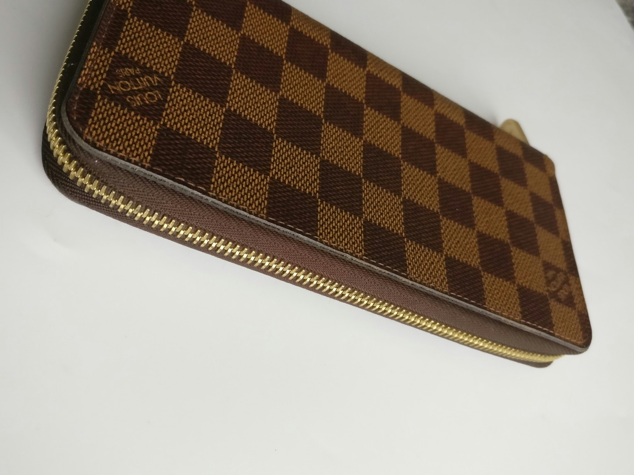 Louis Vuitton Zippy Wallet
