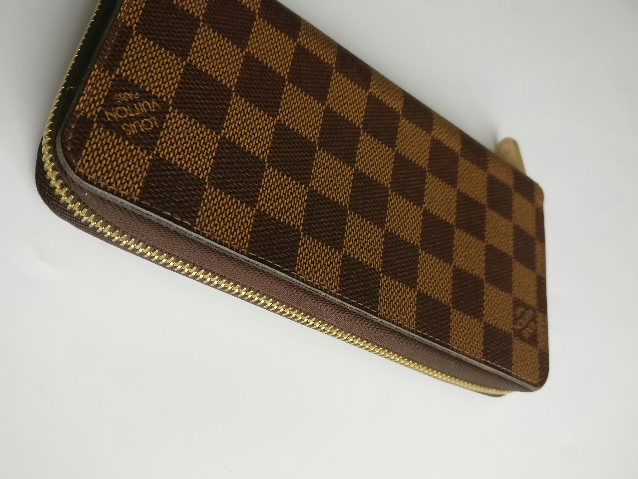 Louis Vuitton Zippy Wallet