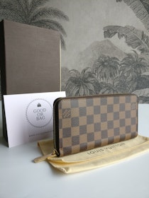 Louis Vuitton Zippy Wallet