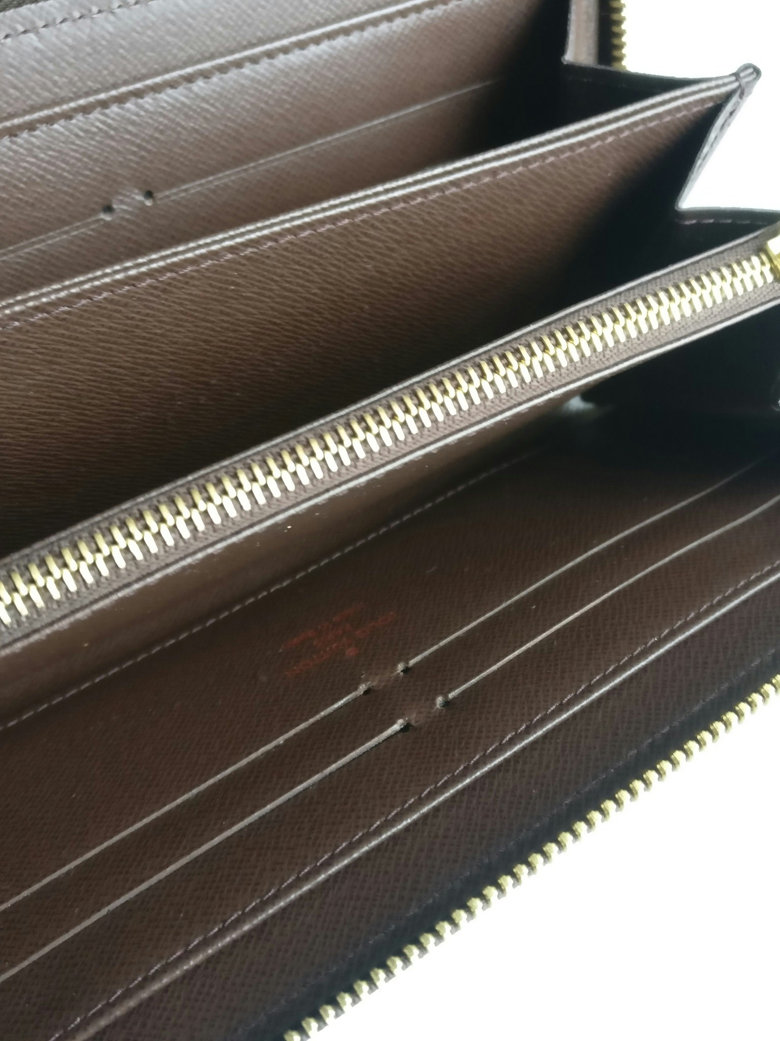 Louis Vuitton Zippy Wallet